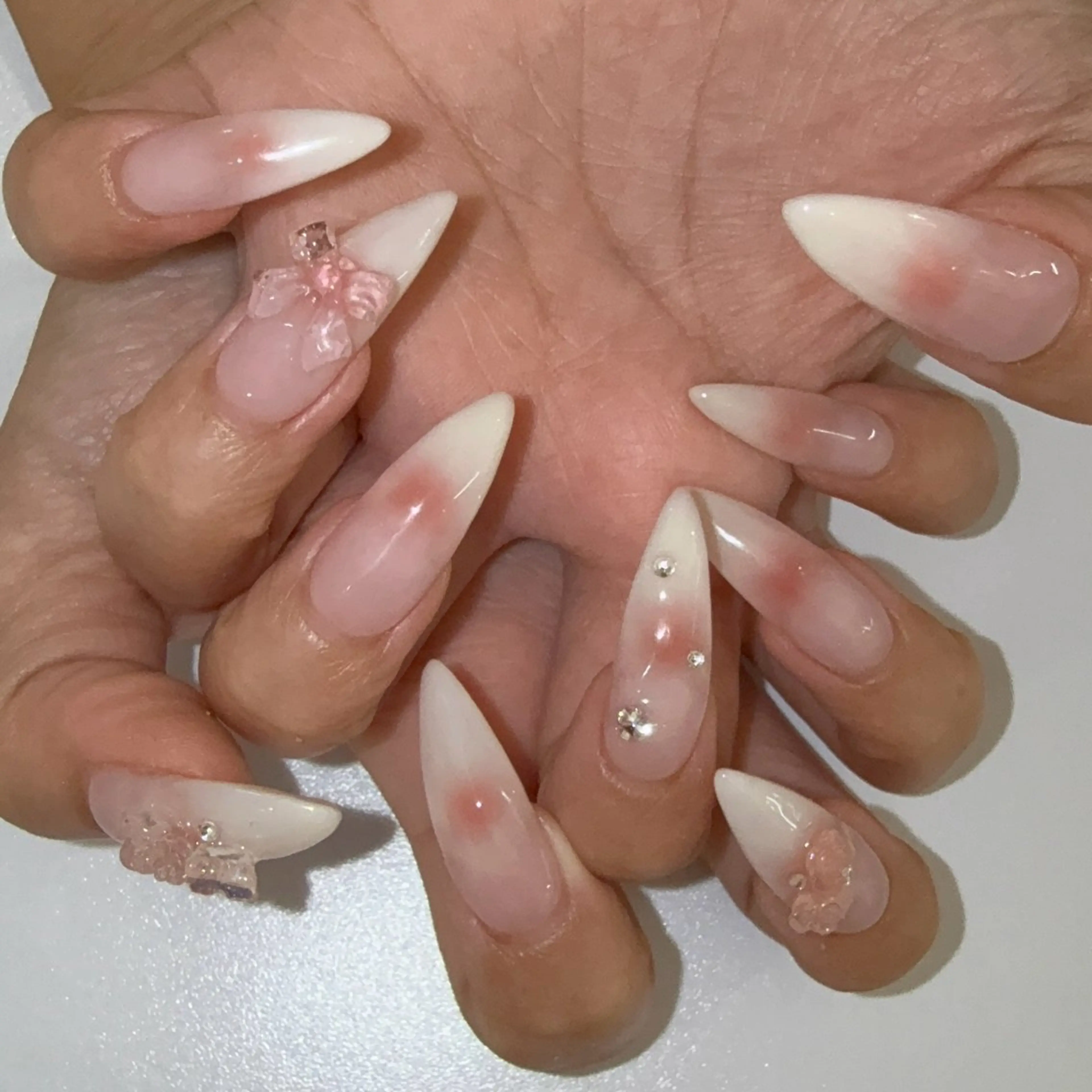 ネイル ハンドネイル 右田 里桜のネイルデザイン