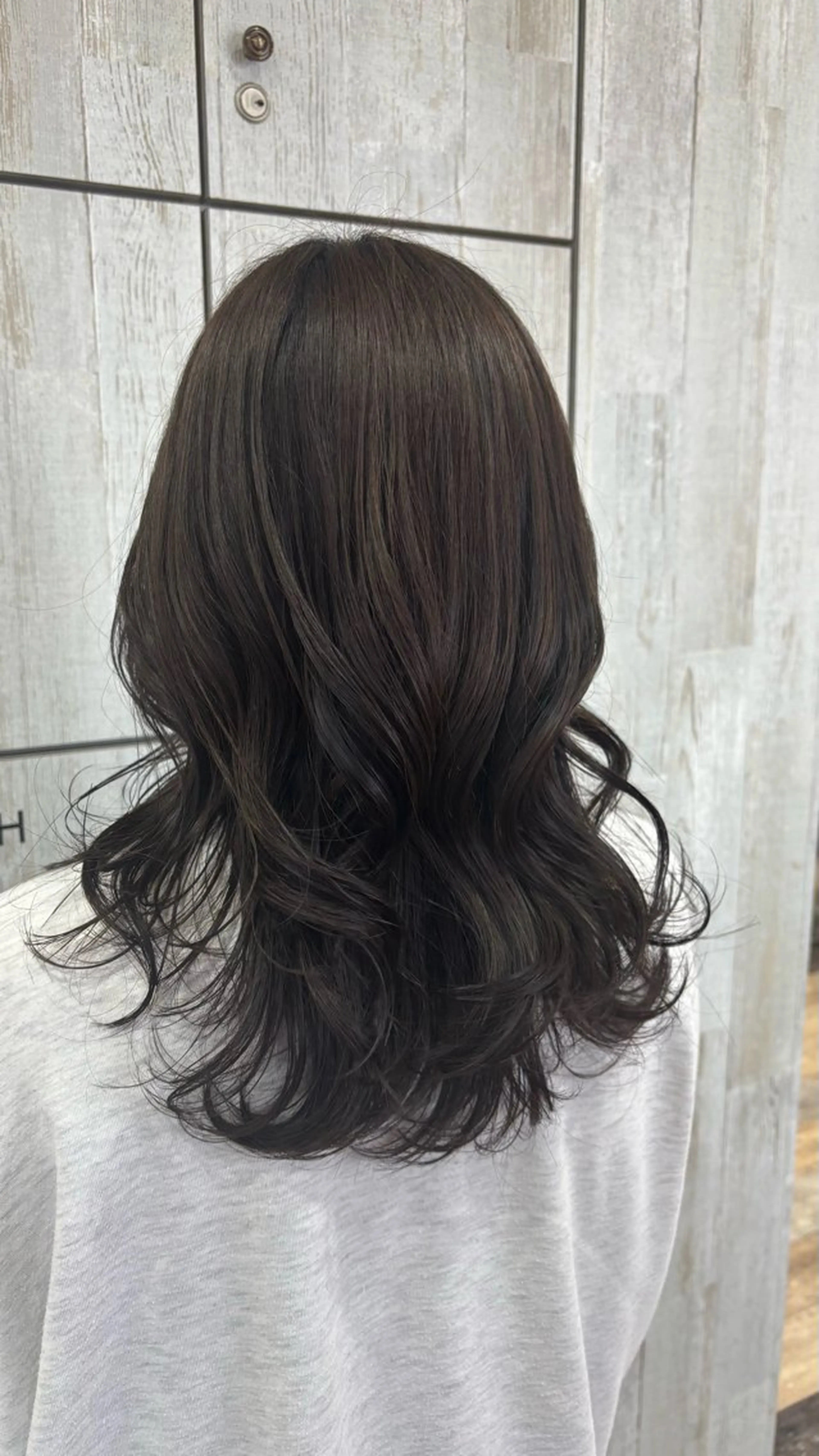 セミロング カラー 髙杉 舞羽のヘアスタイル