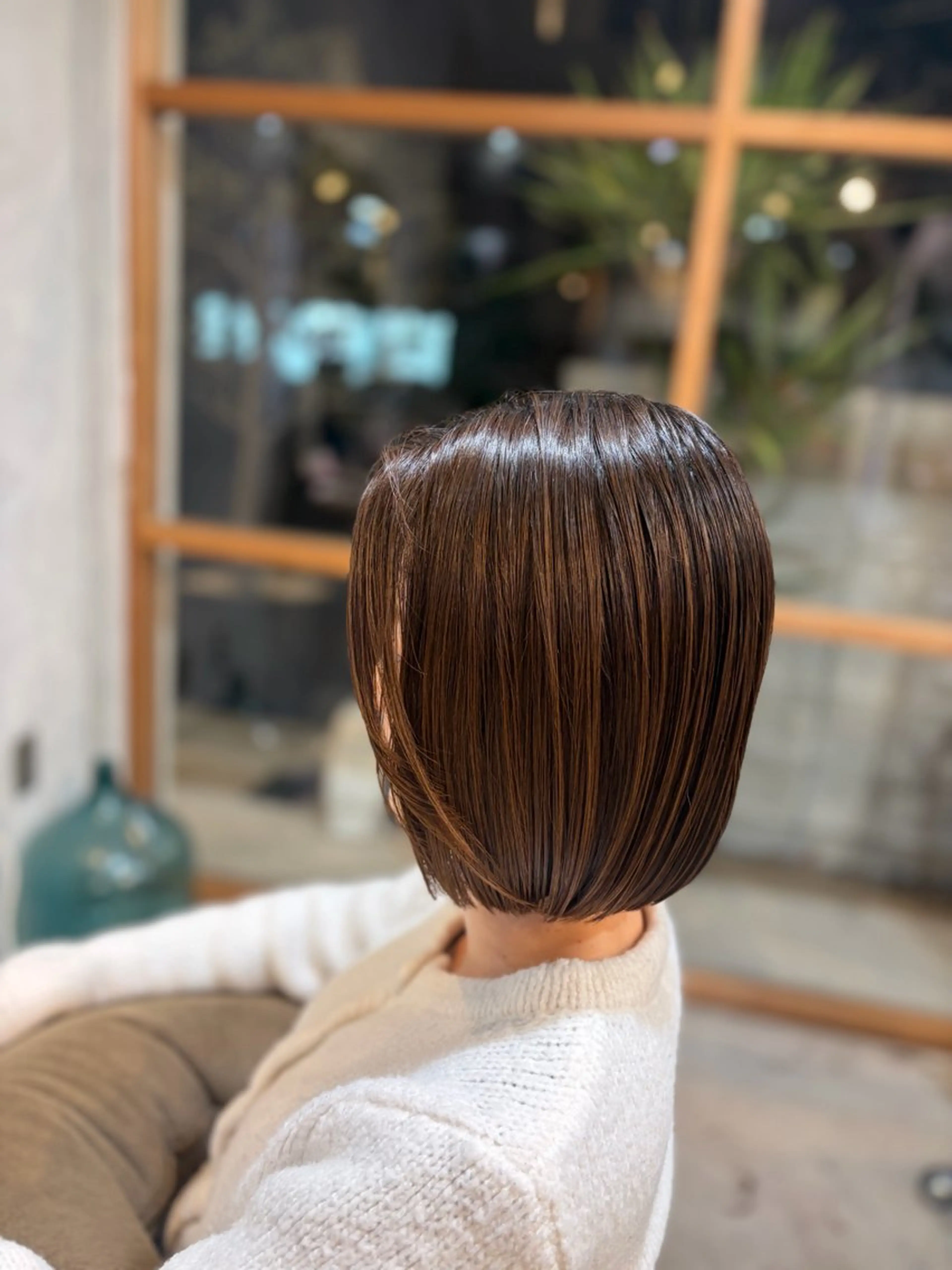 ミディアム 切りっぱなしボブ ボブ momoka 女性限定のヘアスタイル