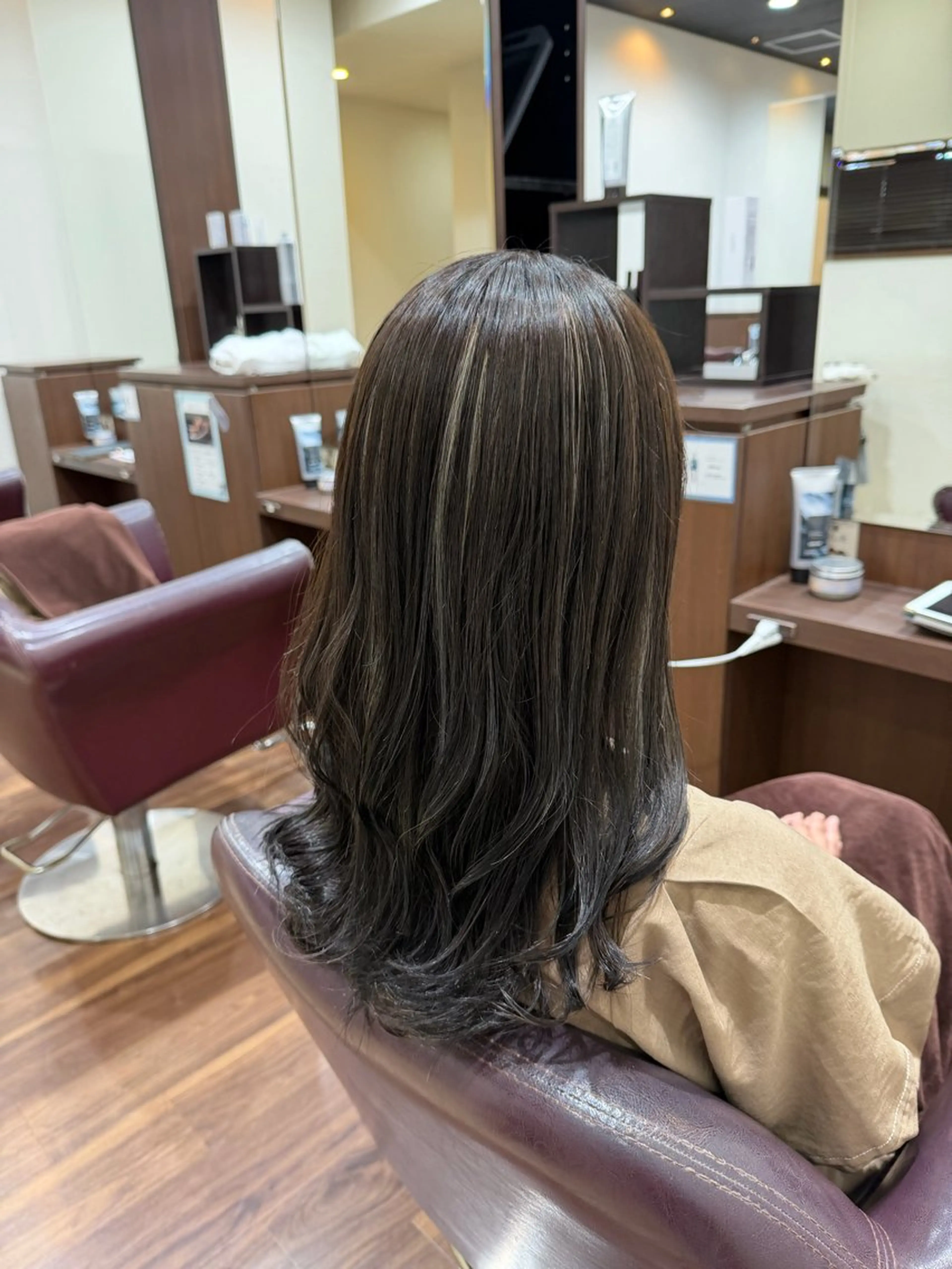 ロング カラー ブリーチ ブラウンカラー グレージュ ハイライトカラー ハイライト ヘアカラー 仲井 充のヘアスタイル