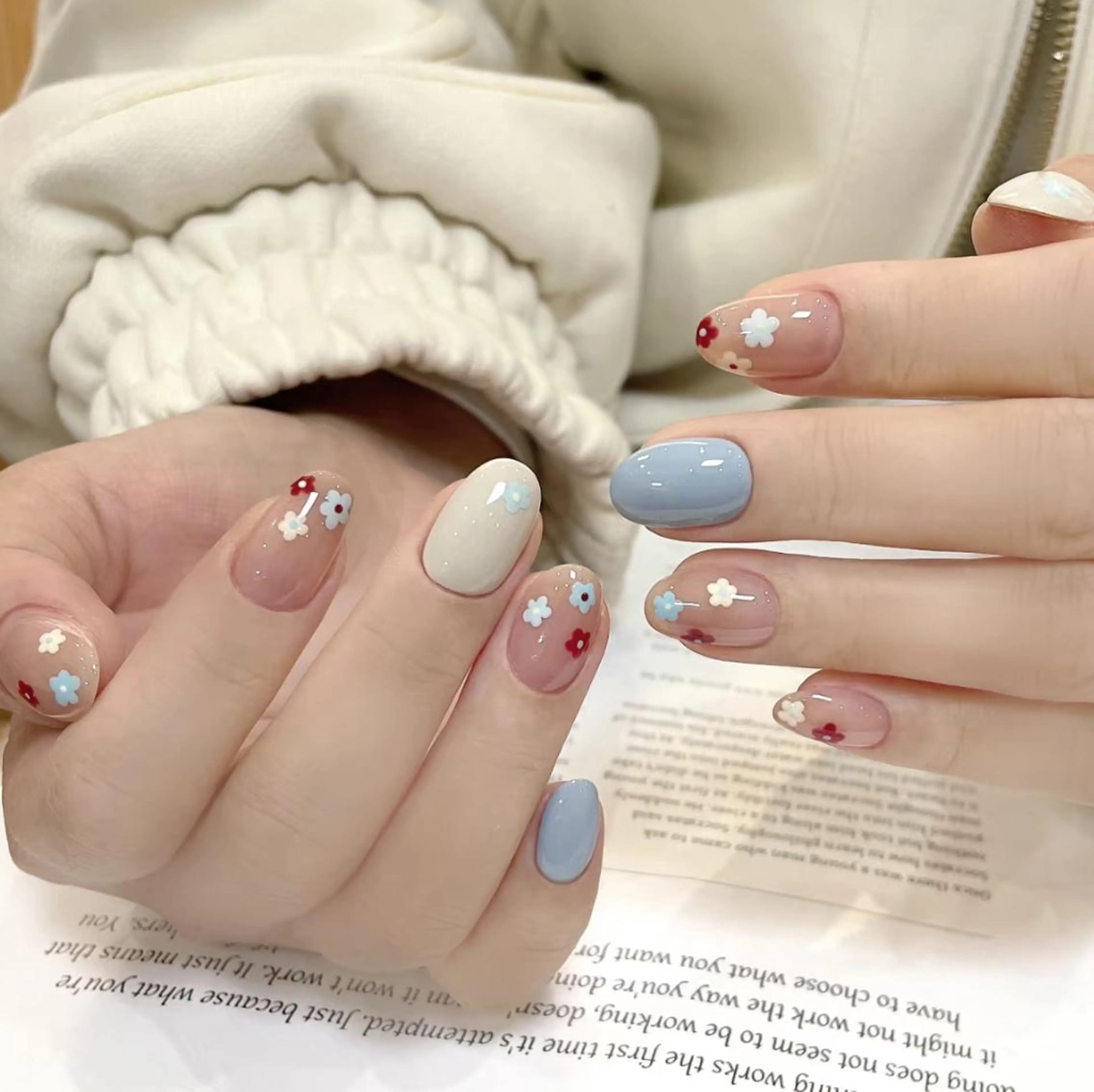 ネイル RAFFINE haru🦋🩵のネイルデザイン