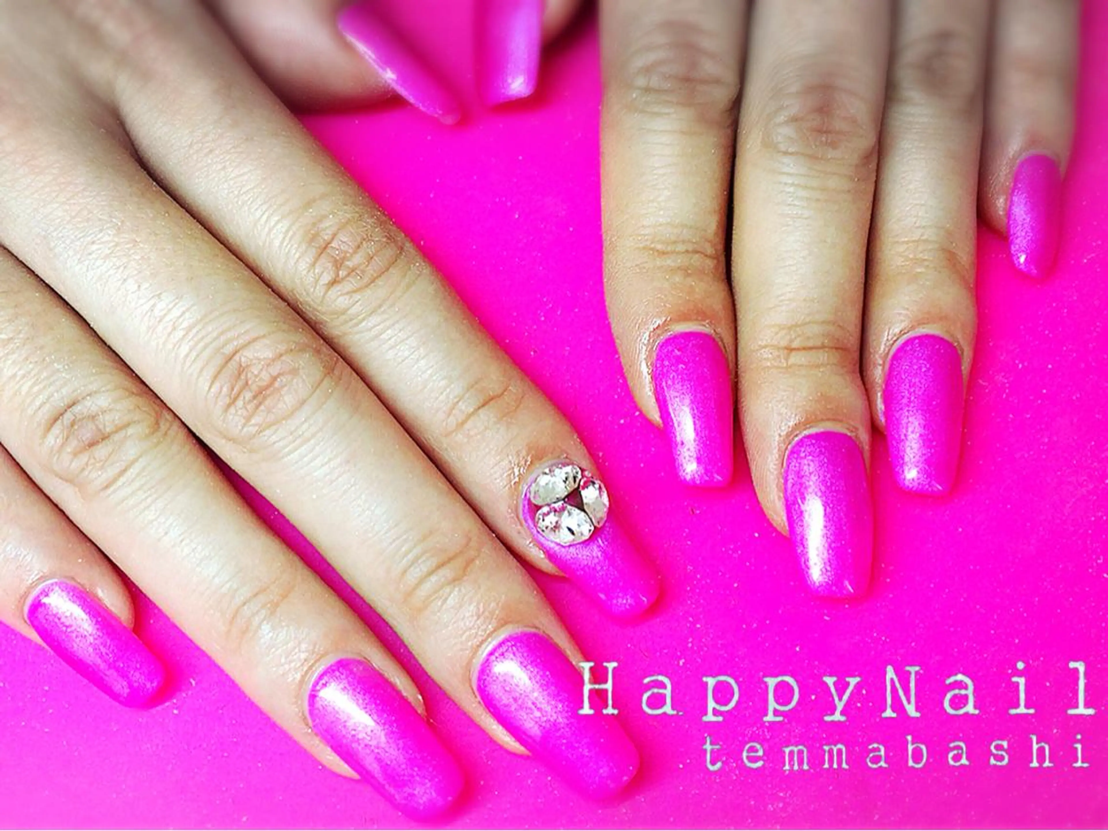 ショート ミディアム セミロング ロング ネイル ワンカラーネイル ストーンネイル Happy Nailのネイルデザイン
