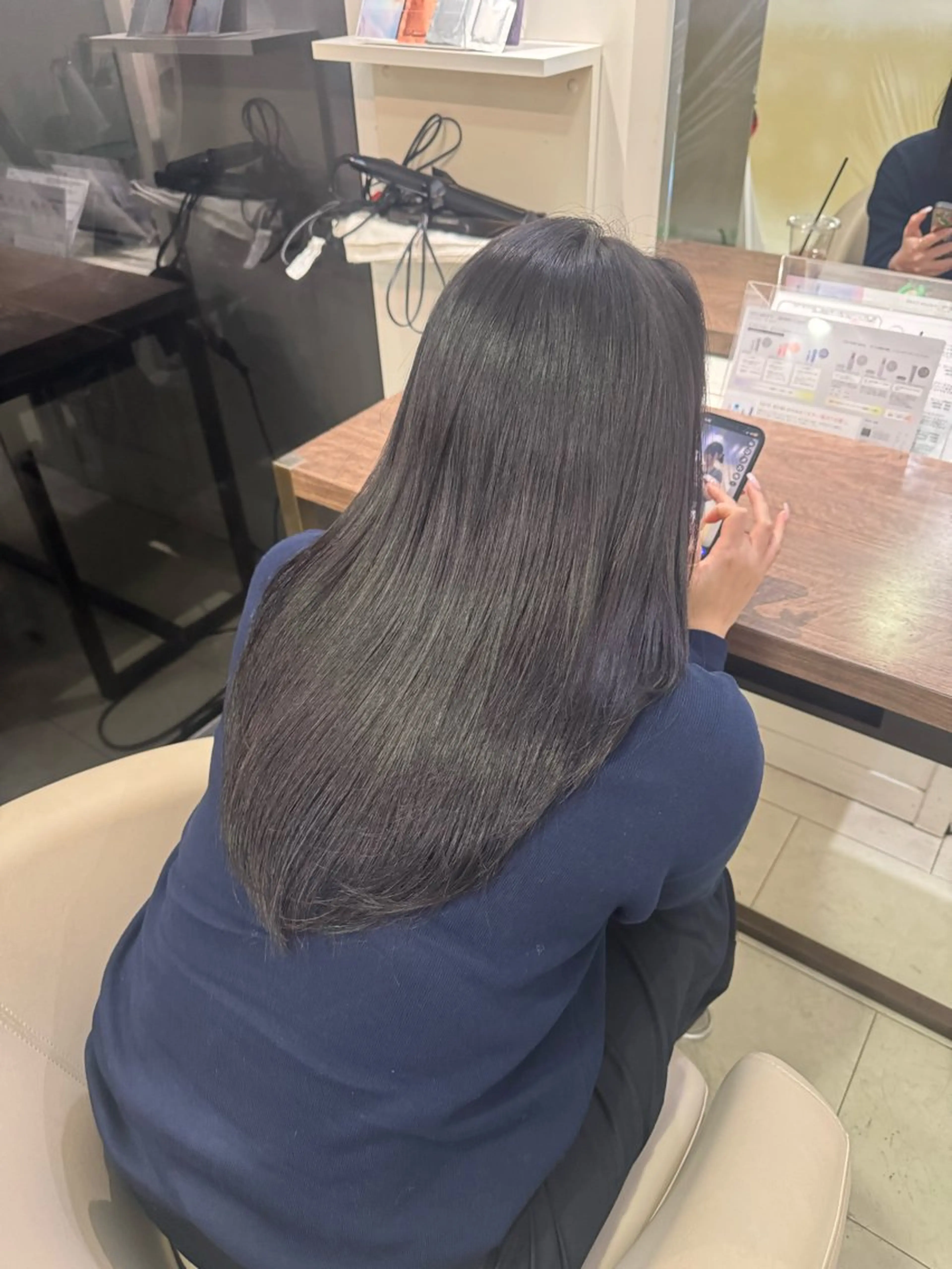 セミロング カット ヘアカラー トリートメント QUEEN’S GARDEN by K-two Shinsaibashi所属・k-two心斎橋 ♡ 顔周りカット/yuiのヘアスタイル