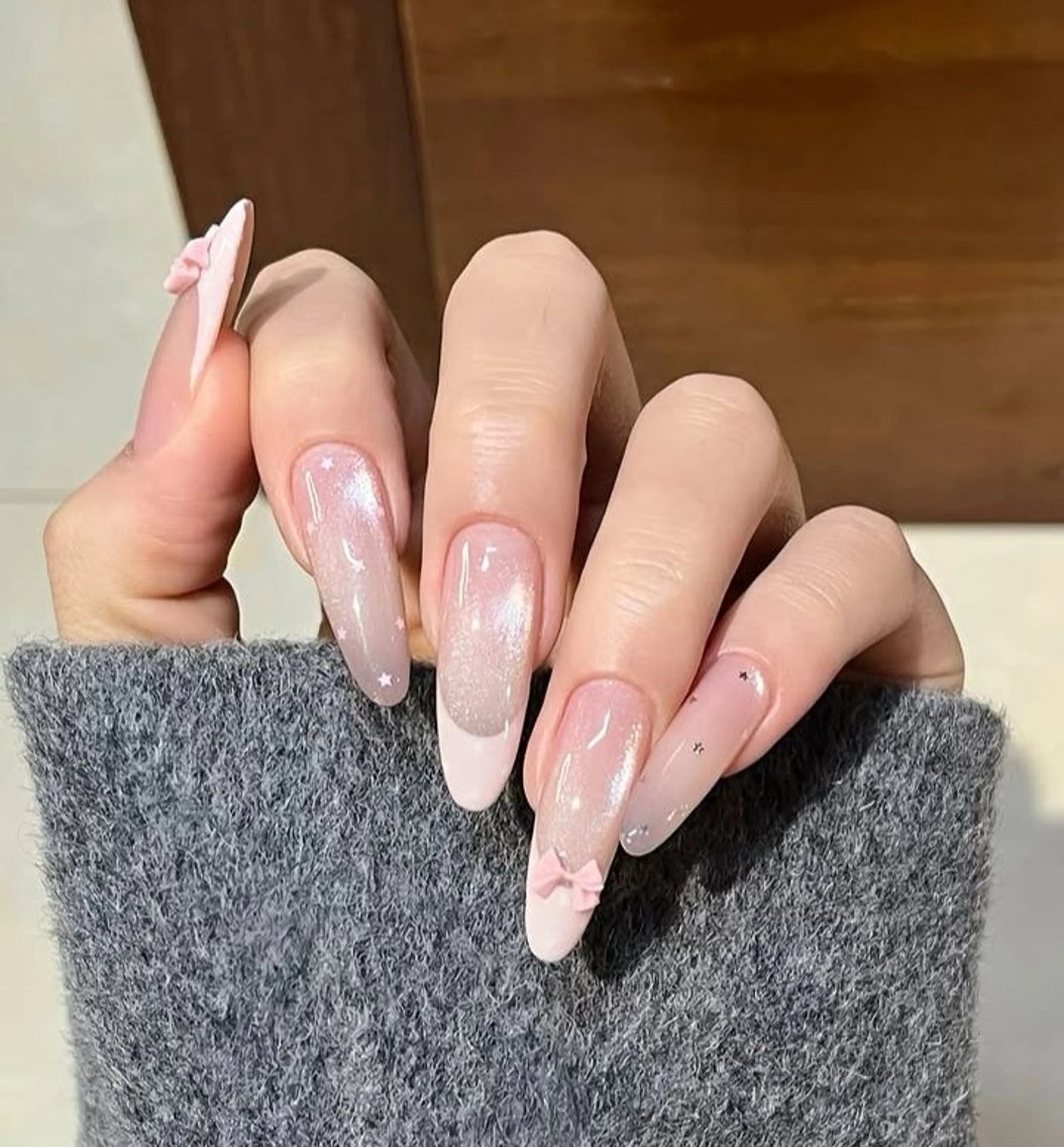 カラー グラデーションカラー ピンクカラー ハンドネイル AIN Nailのネイルデザイン