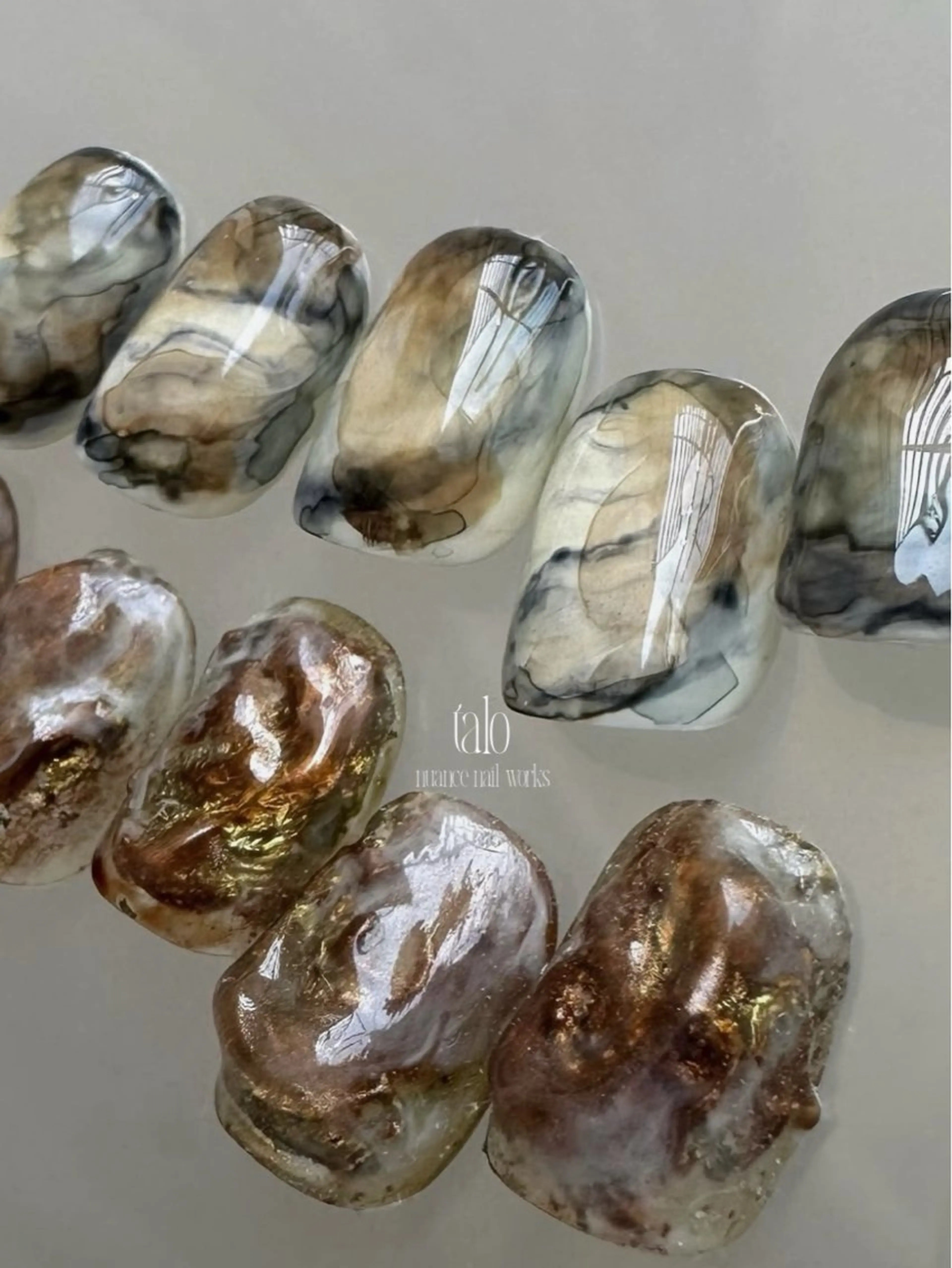 ネイル アートネイル ニュアンスネイル ぷっくりネイル talo .のネイルデザイン