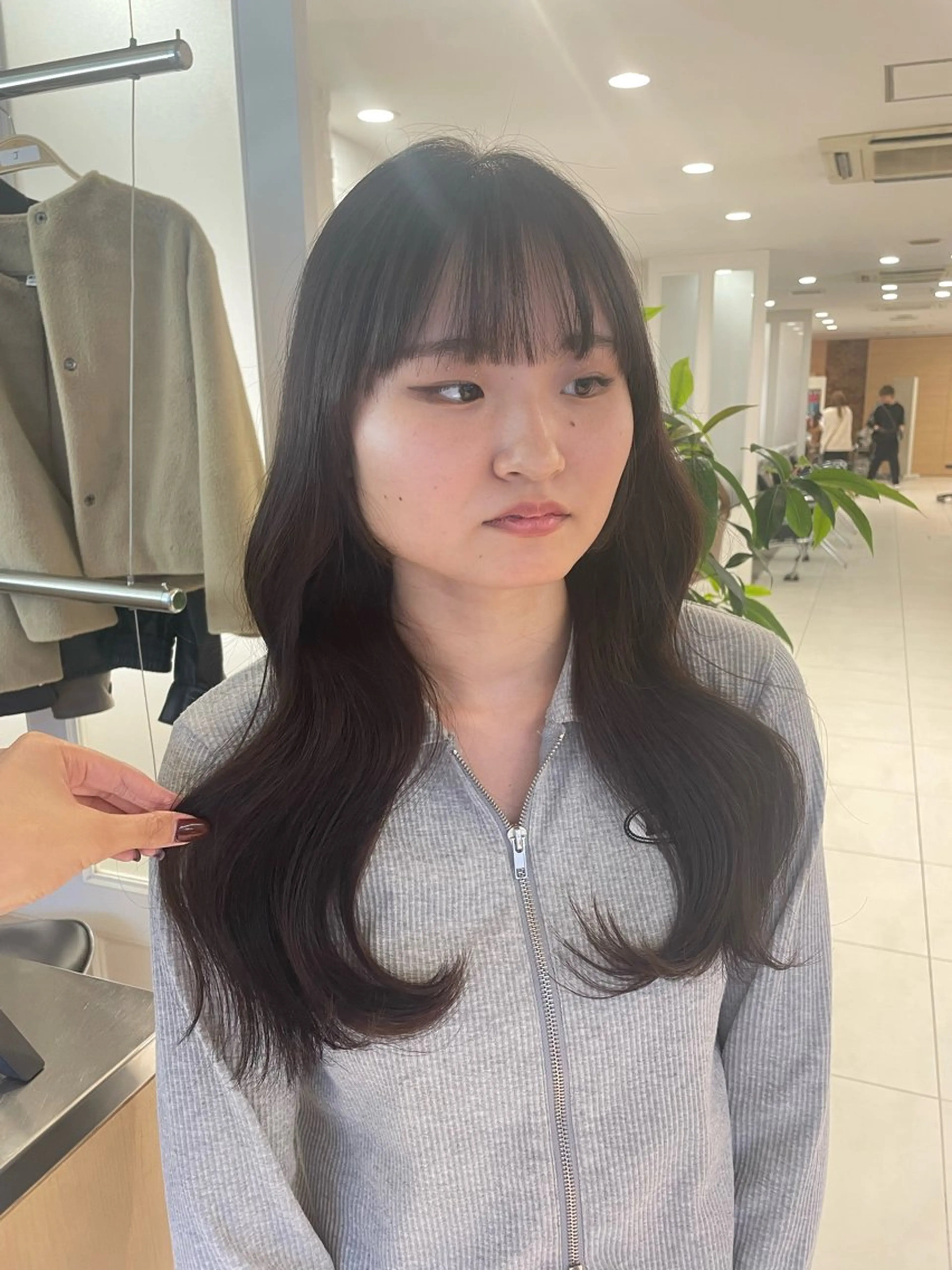 ロング 顔まわりレイヤー 姫カット 韓国風ヘア レイヤーカット ロング 🧸SAKI🎀 韓国レイヤーのヘアスタイル