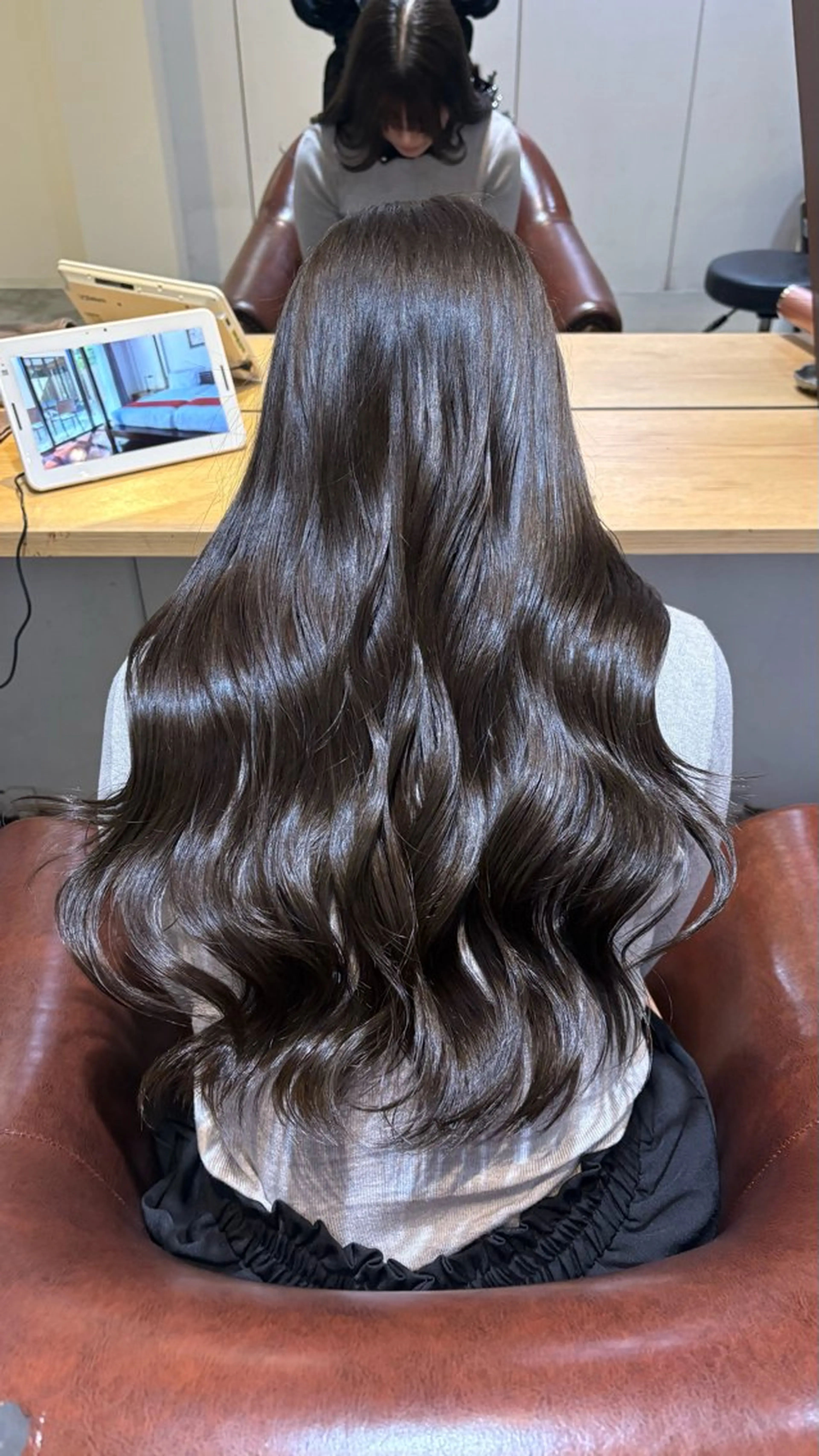 ロング カラー グレージュ オリーブグレージュ オリーブグレー ヘアカラー トリートメント ひなの/透明感 カラー/レイヤーのヘアスタイル