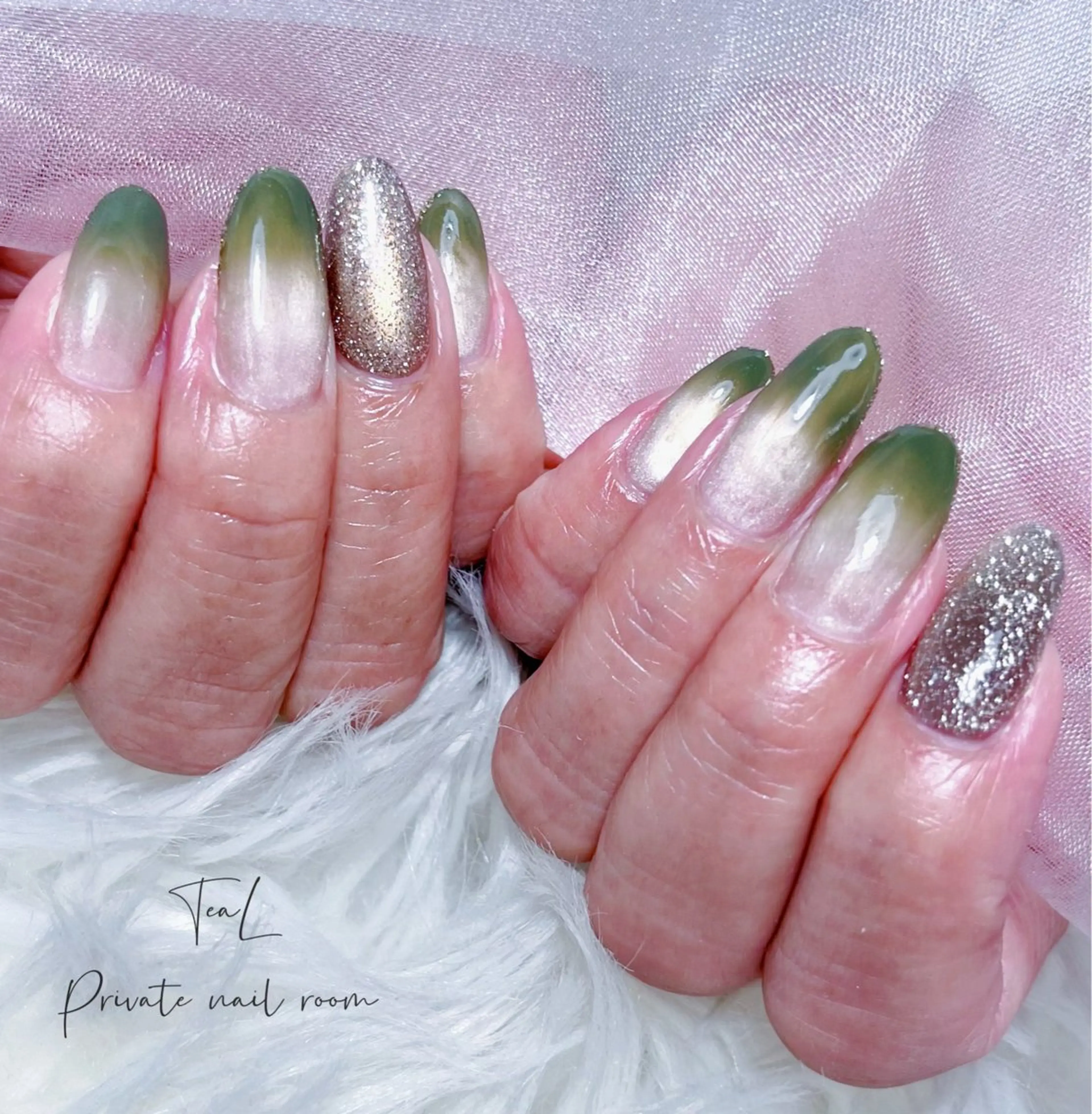 ネイル グラデーション グリーン TeaL nailのネイルデザイン