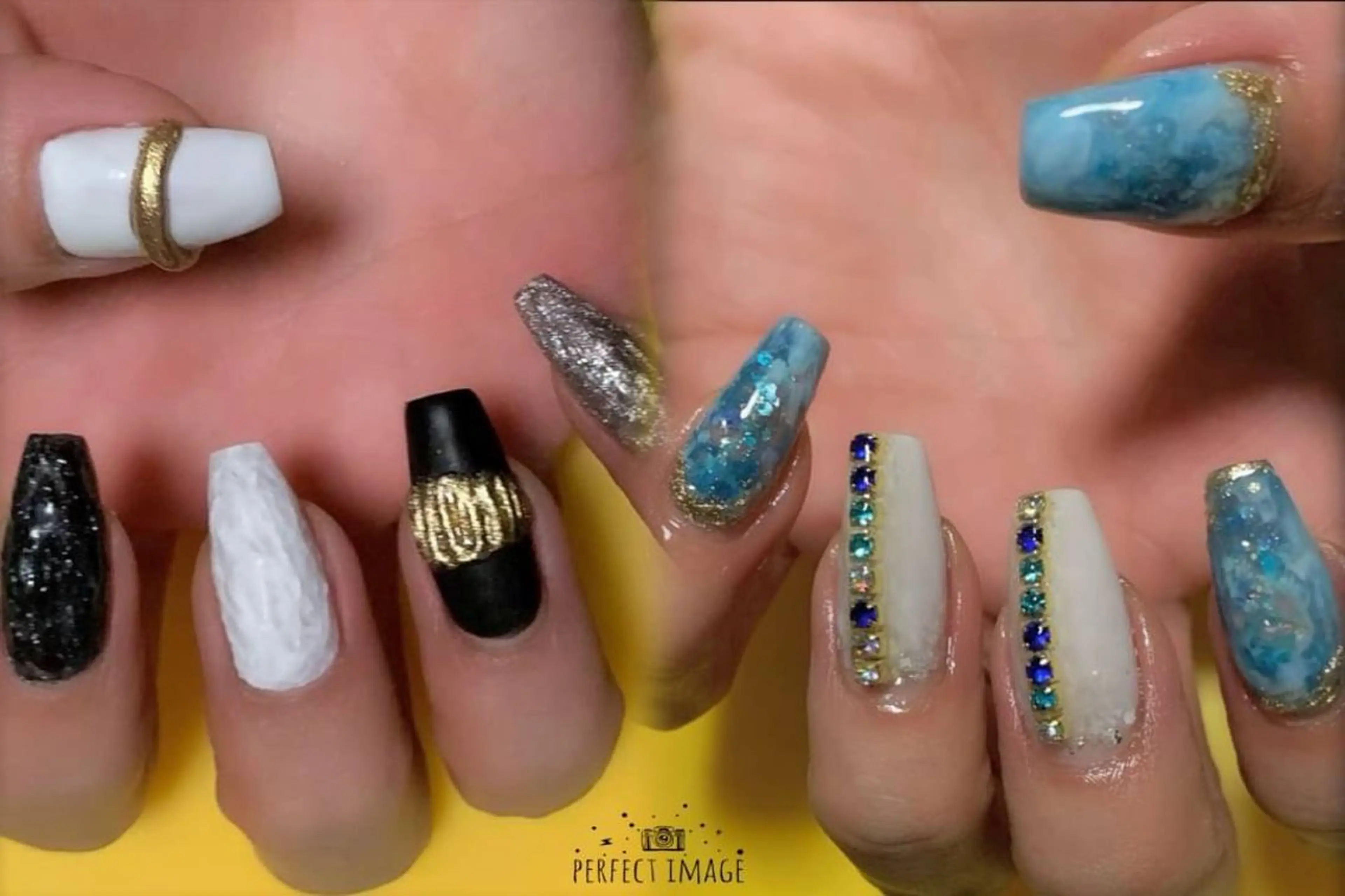 ネイル ハンドネイル フットネイル MHR nailのネイルデザイン