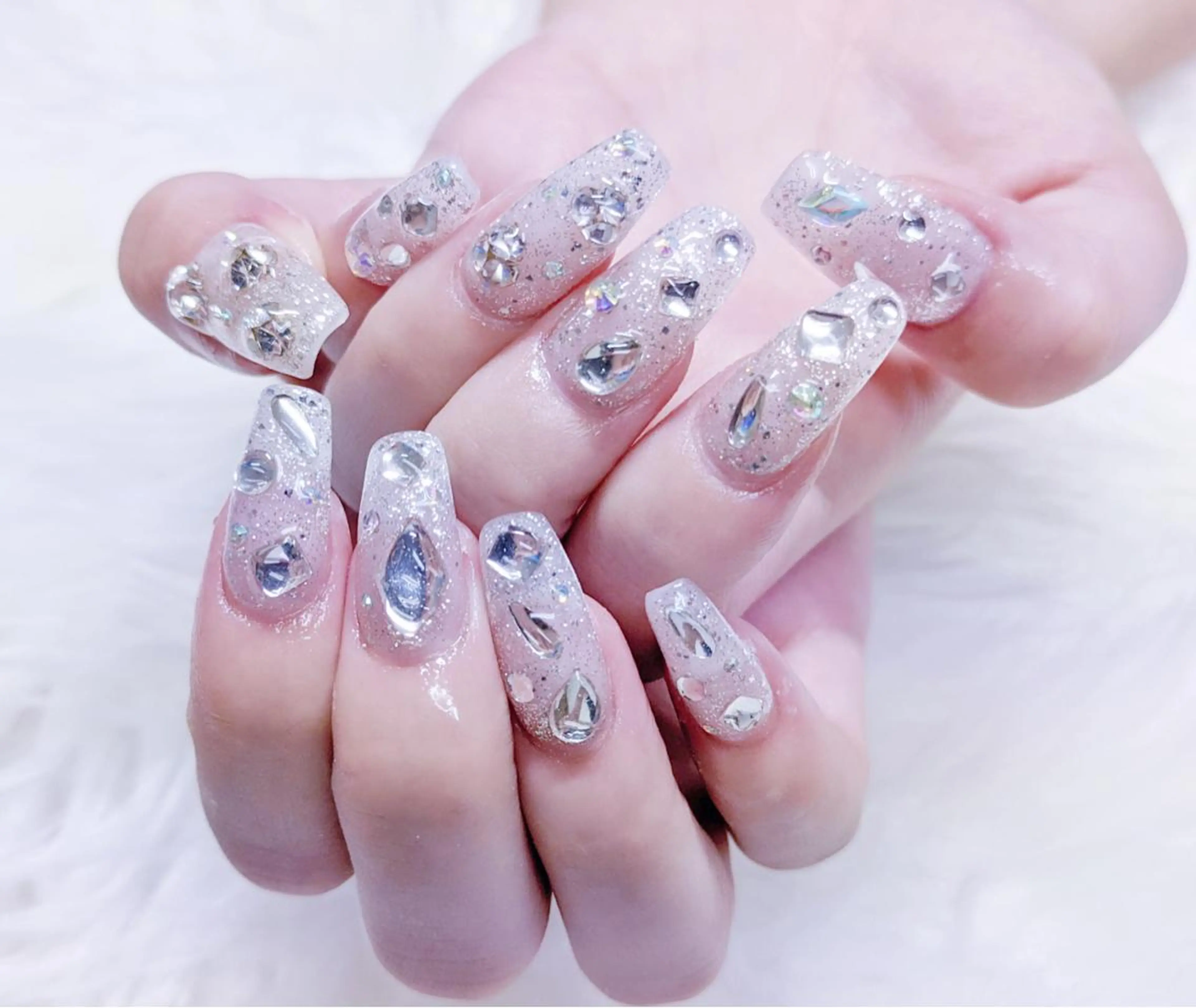 ネイル ハンドネイル MoonNail ユリ🌸のネイルデザイン