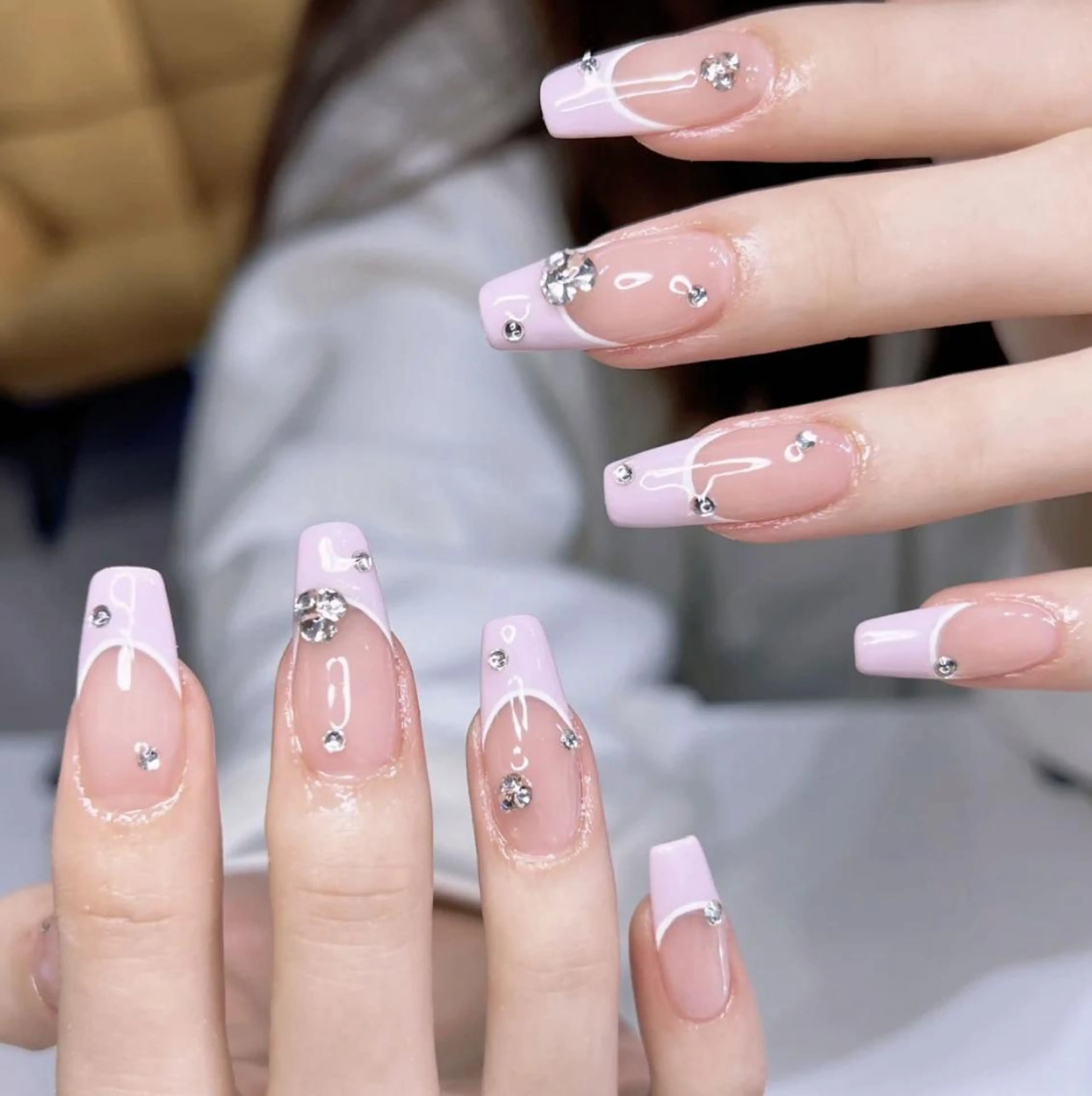 ネイル アートネイル 長さ出し ネイルチップ Queens マオのネイルデザイン