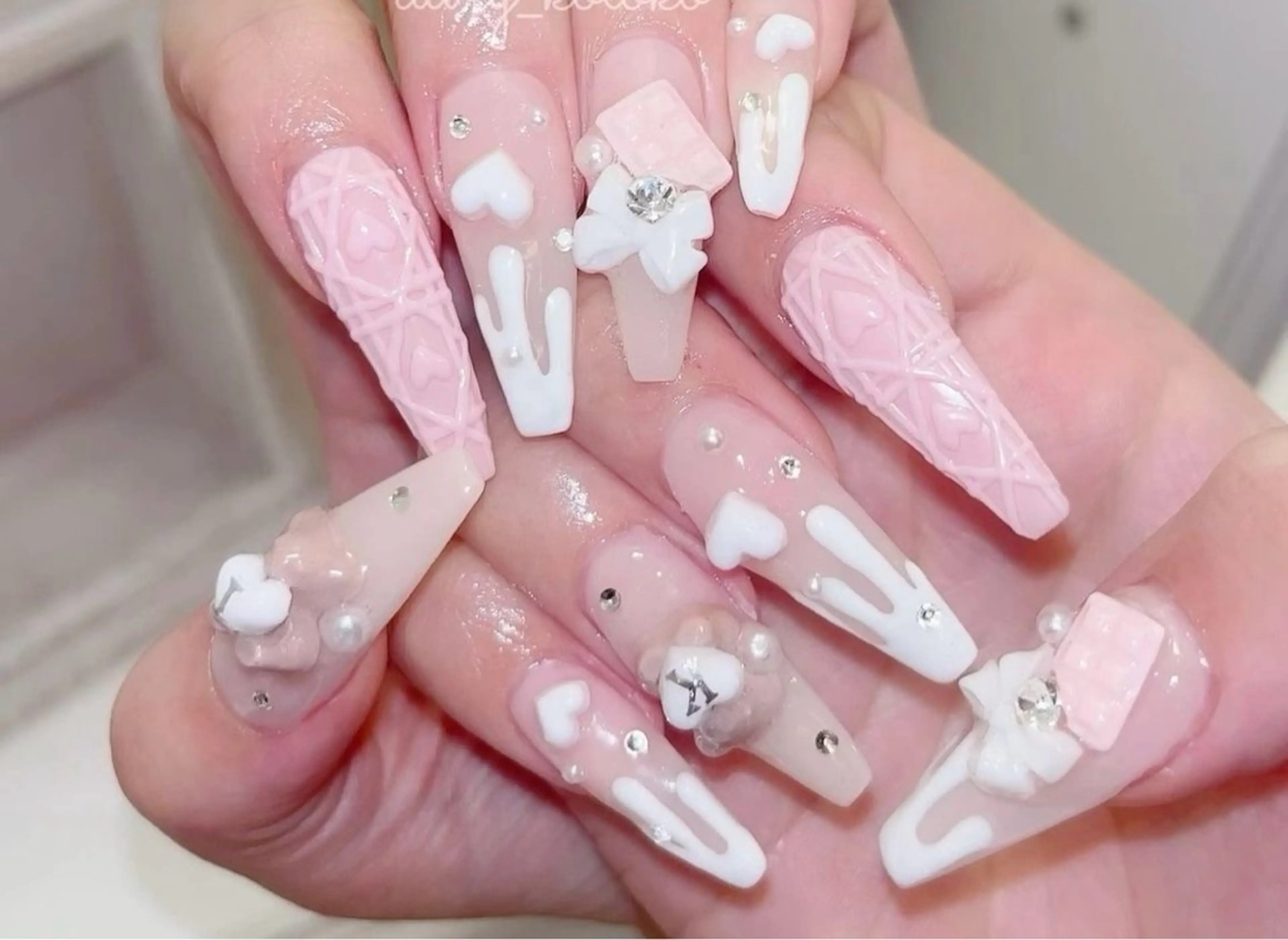 ネイル ハート ニュアンスネイル ワンホンネイル ハンドネイル 波 なみのネイルデザイン