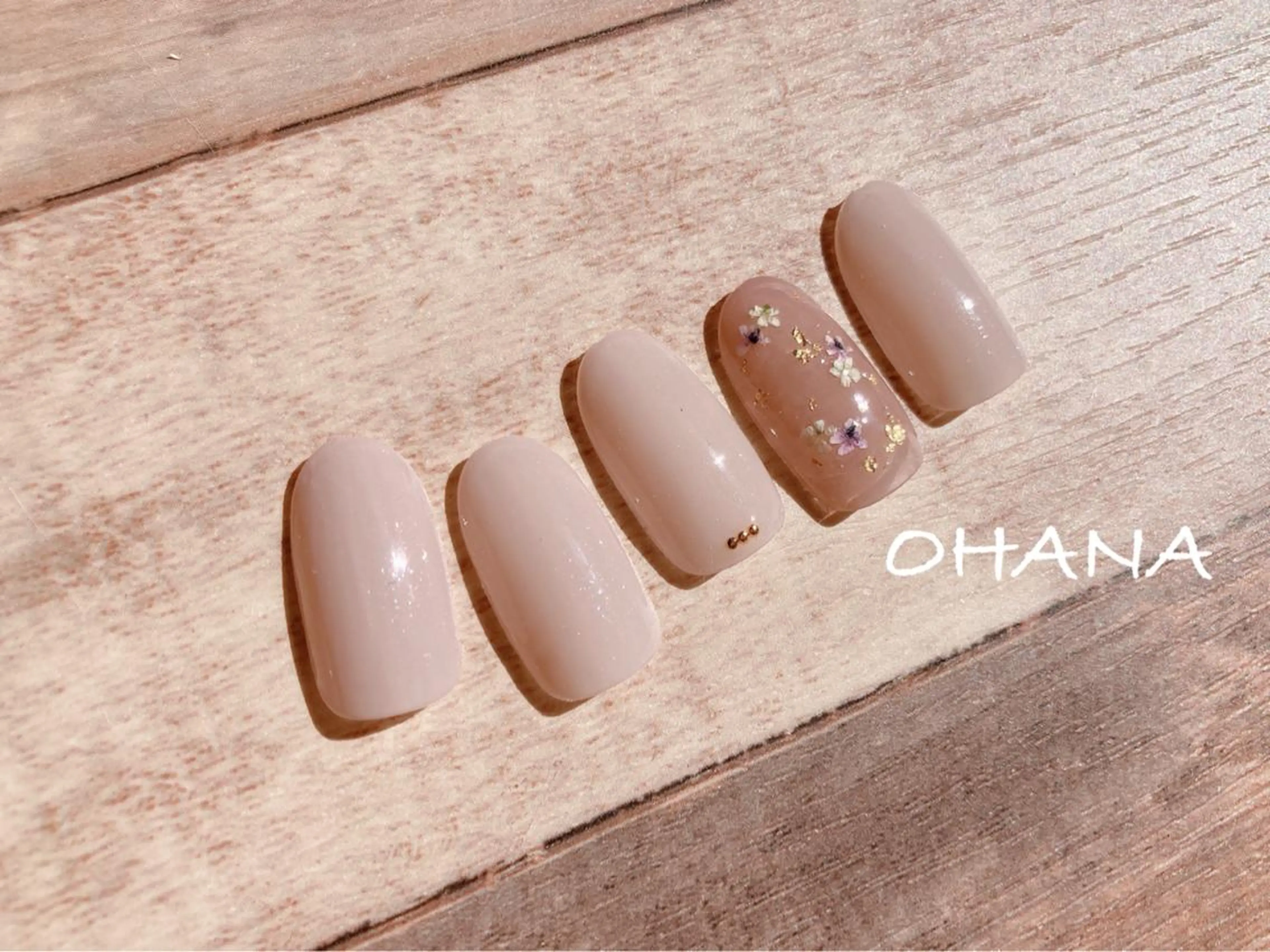 ネイル 成人式 長さ出し フットネイル ミラーネイル ニュアンスネイル nailroom OHANA🌴のネイルデザイン
