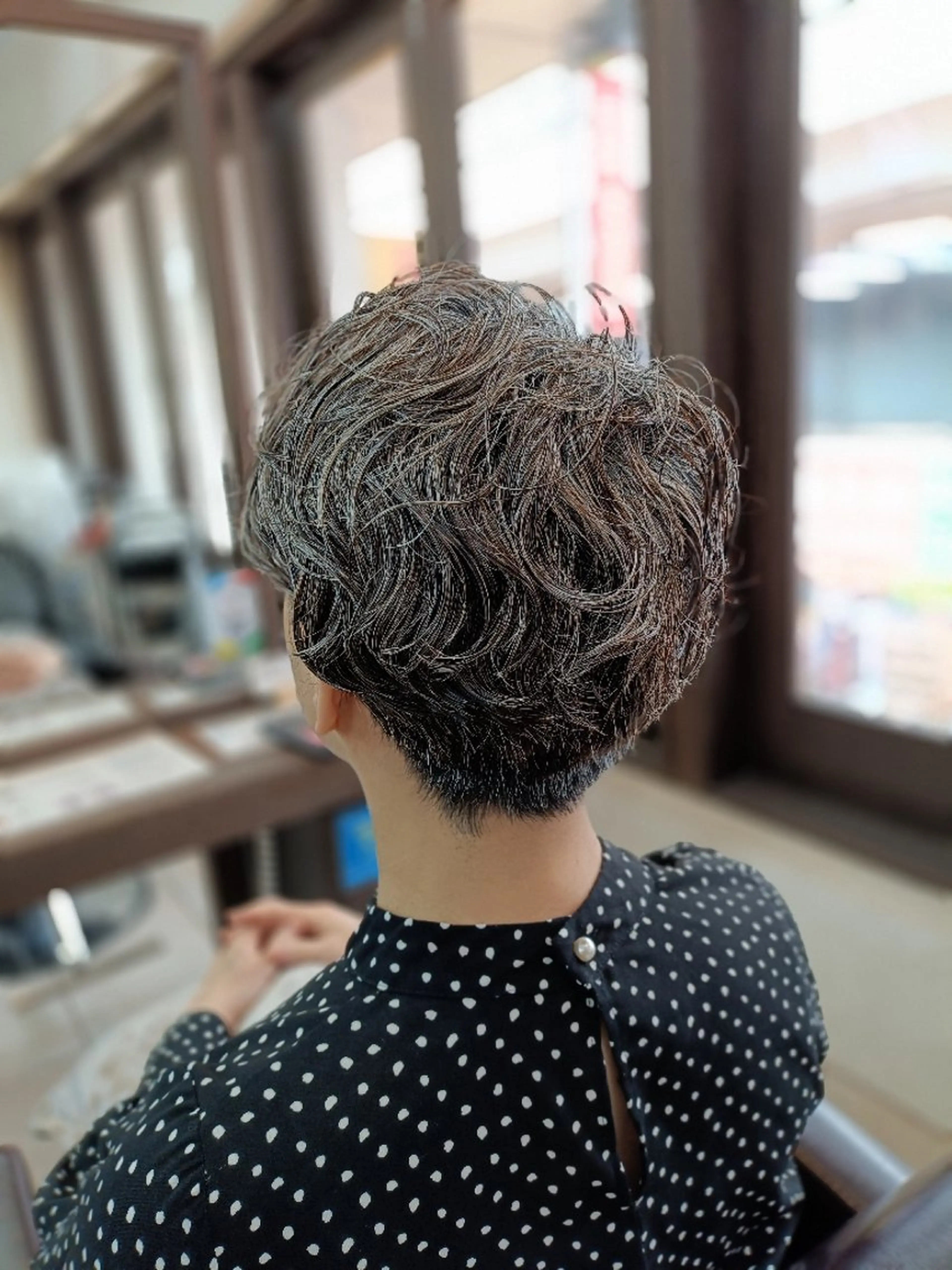 ショート パーマ 勝連 利恵のヘアスタイル