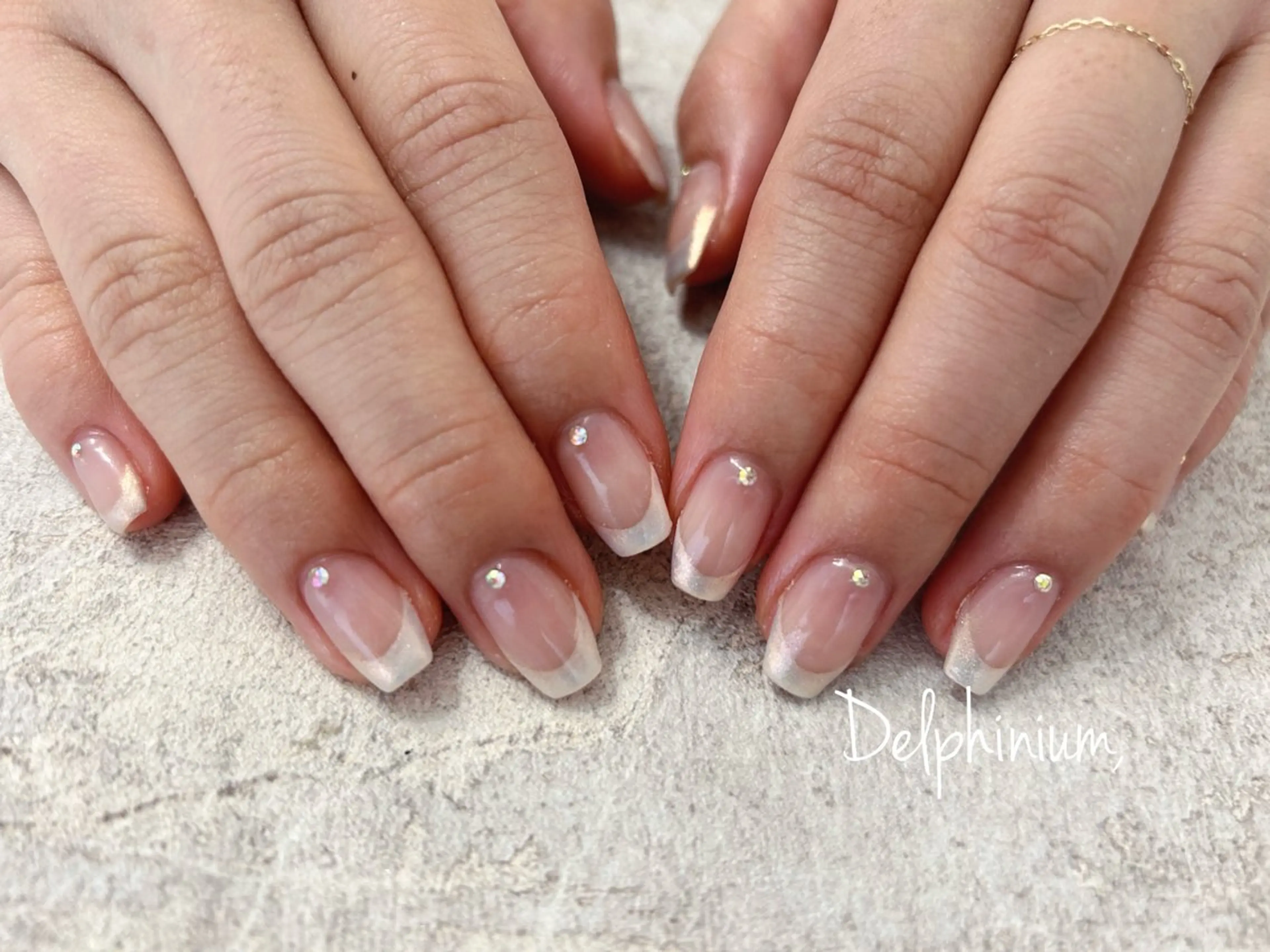 ネイル フレンチネイル ミラーネイル ホワイト ハンドネイル 岡本 友恵のネイルデザイン