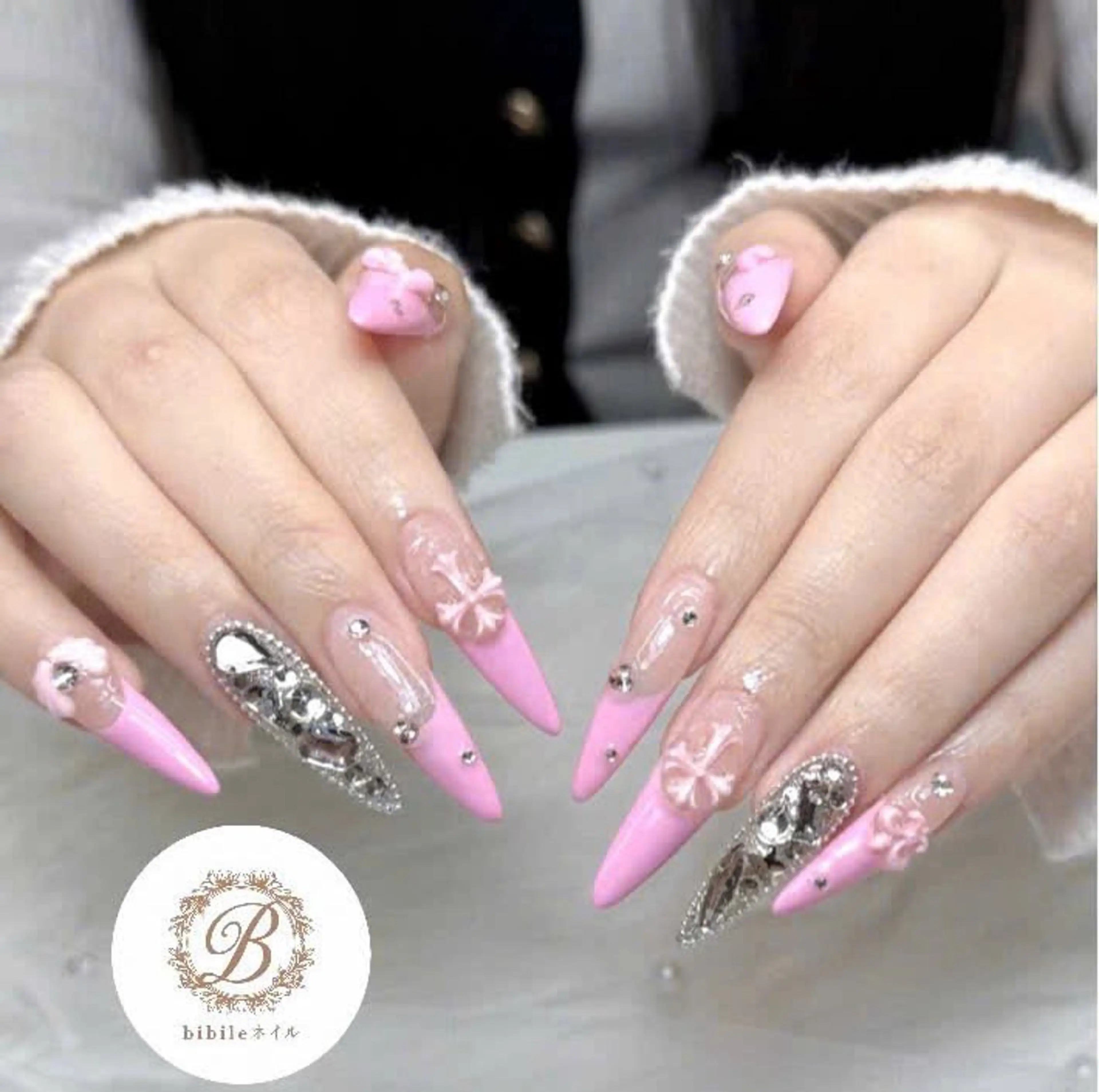 ネイル アートネイル ストーンネイル ハンドネイル 島尻 ユインのネイルデザイン