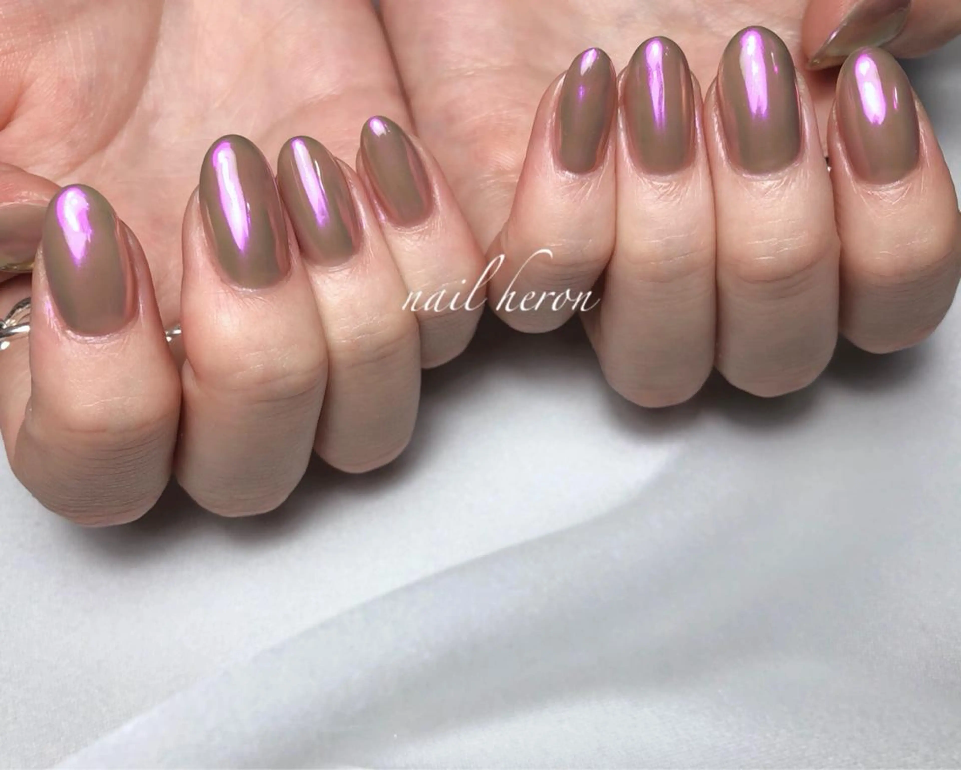ネイル オーロラネイル ワンカラーネイル ハンドネイル saki_ nail heronのネイルデザイン