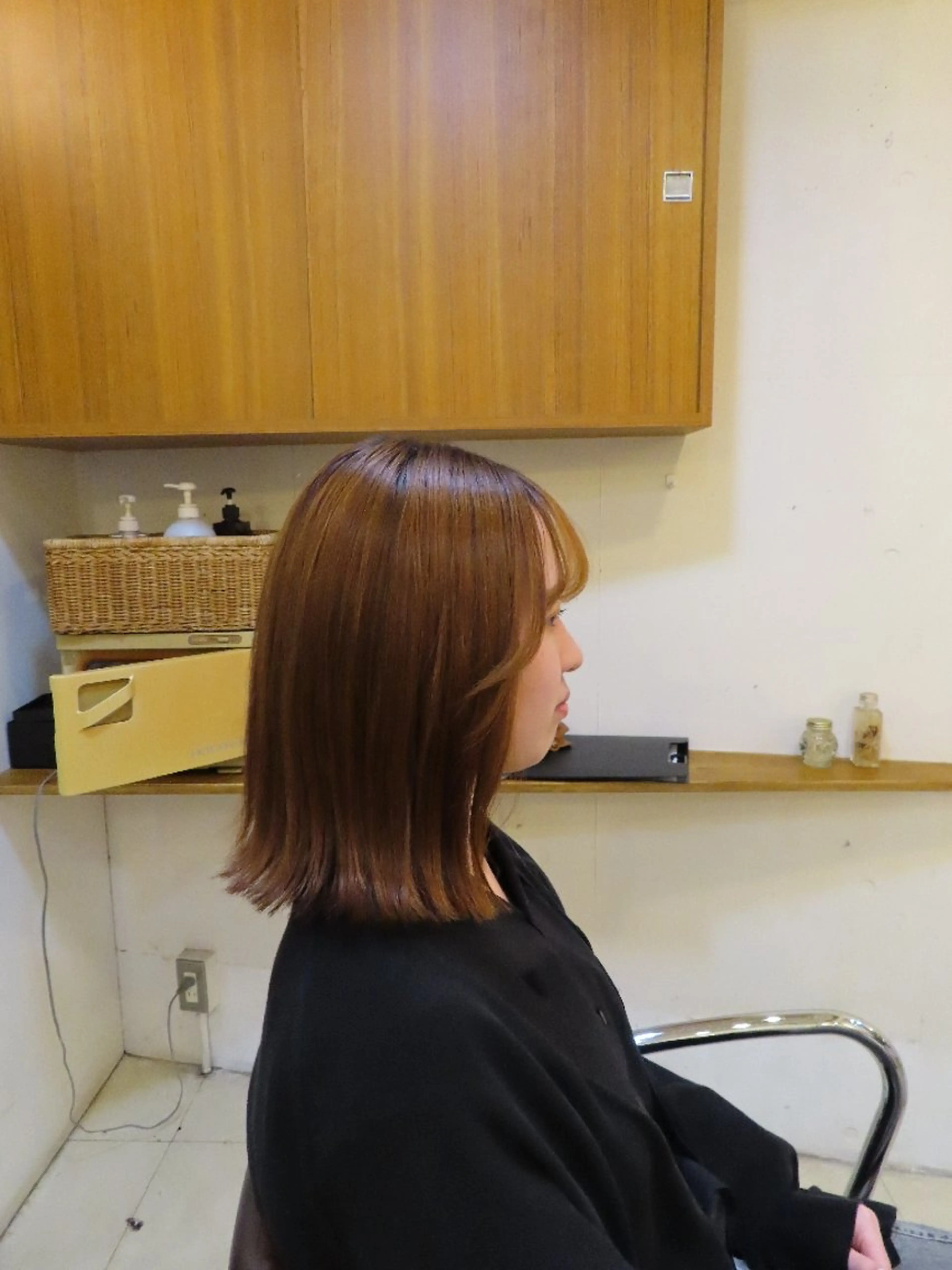 ミディアム 外ハネヘア Mars soleil 宝塚駅駅前店所属・浅井 琴音のヘアスタイル