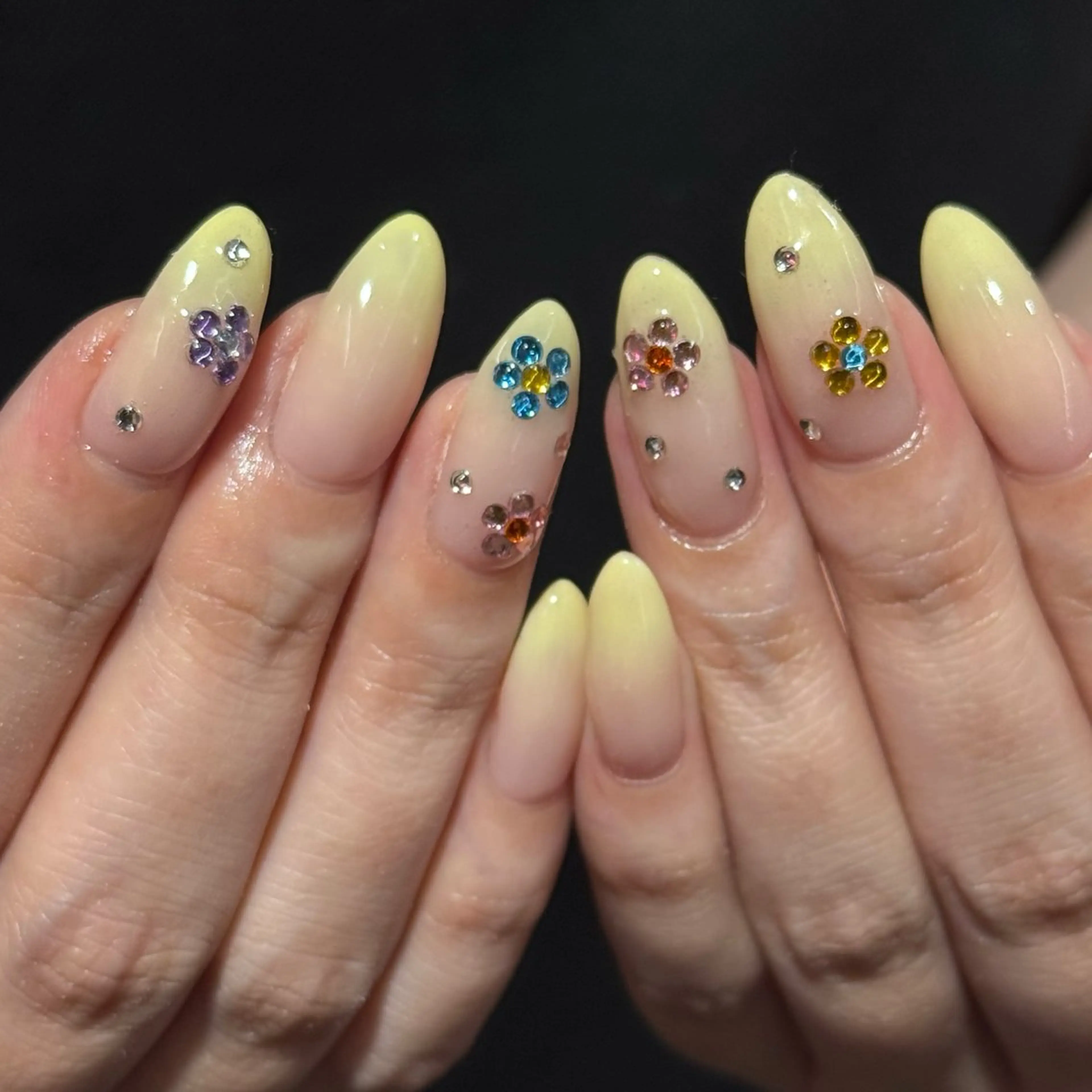 ネイル ハンドネイル 🍒 akariのネイルデザイン