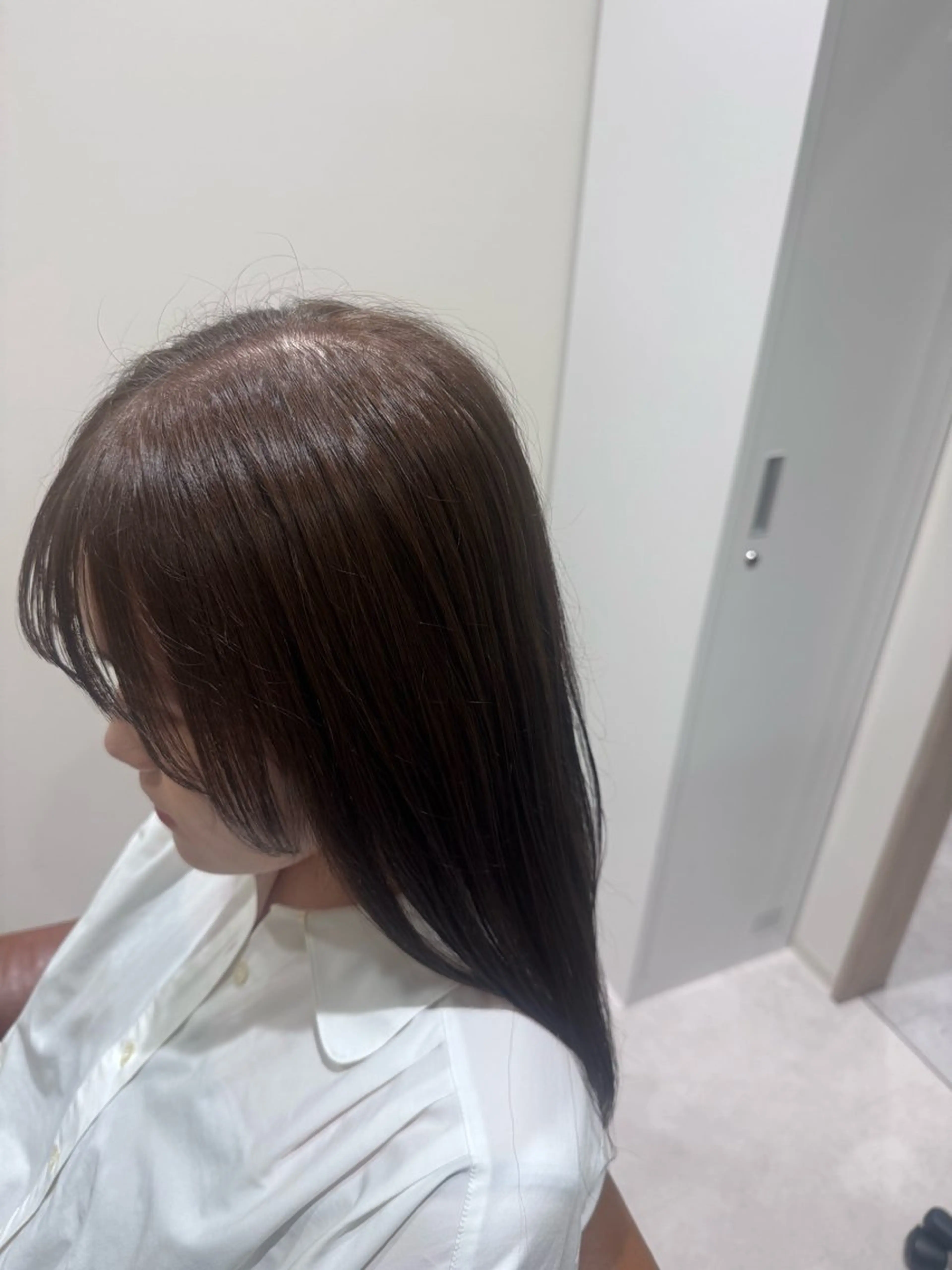 セミロング 顔周りカット レイヤーカット カット ヘアカラー トリートメント guest 松島のヘアスタイル