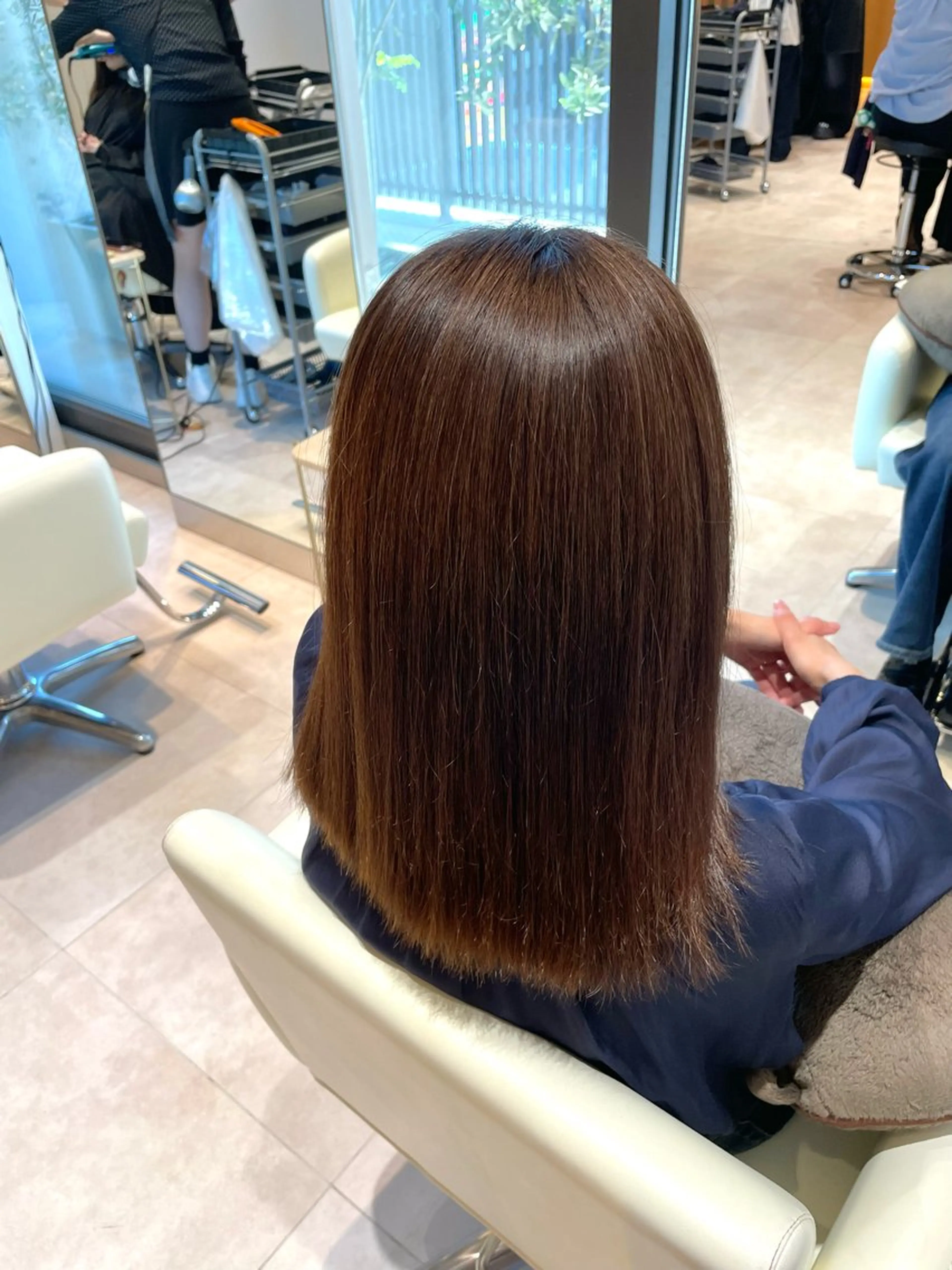 ミディアム パーマ ヘアカラー 縮毛矯正 脱白髪染め白髪ぼかし TERA（寺崎）のヘアスタイル