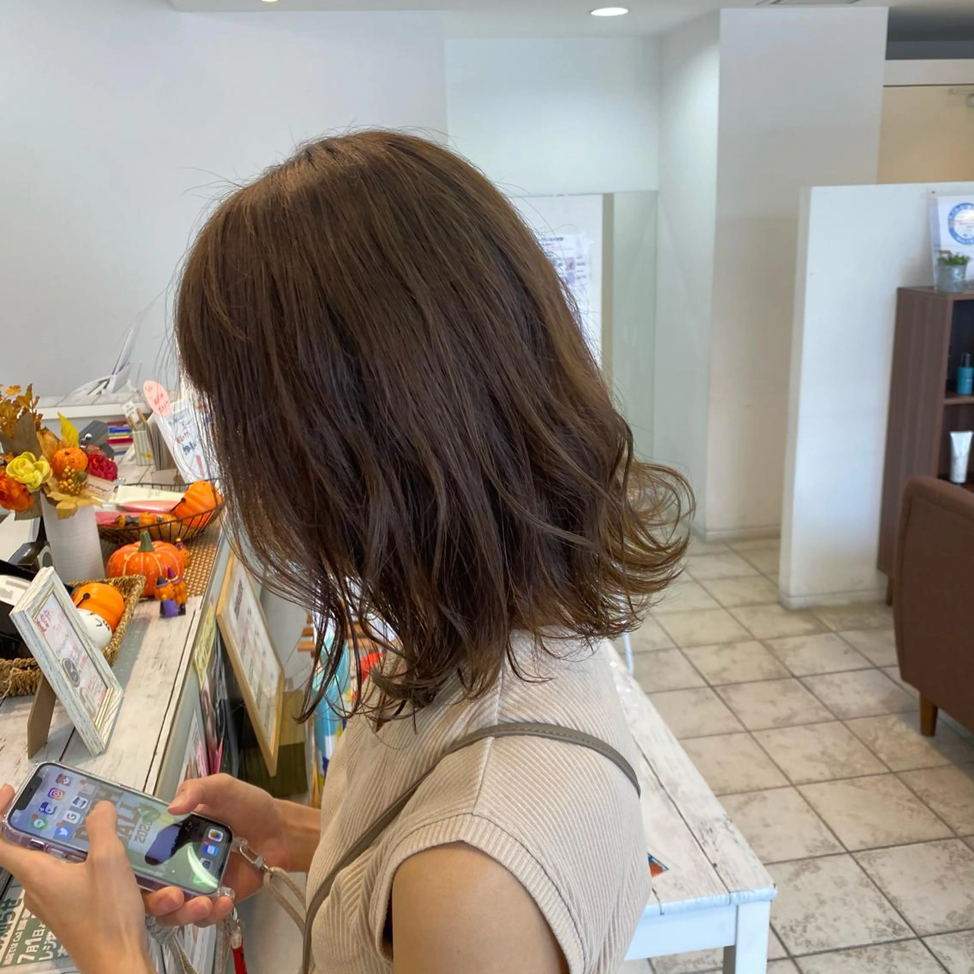 ミディアム カラー 渡邊 唯のヘアスタイル