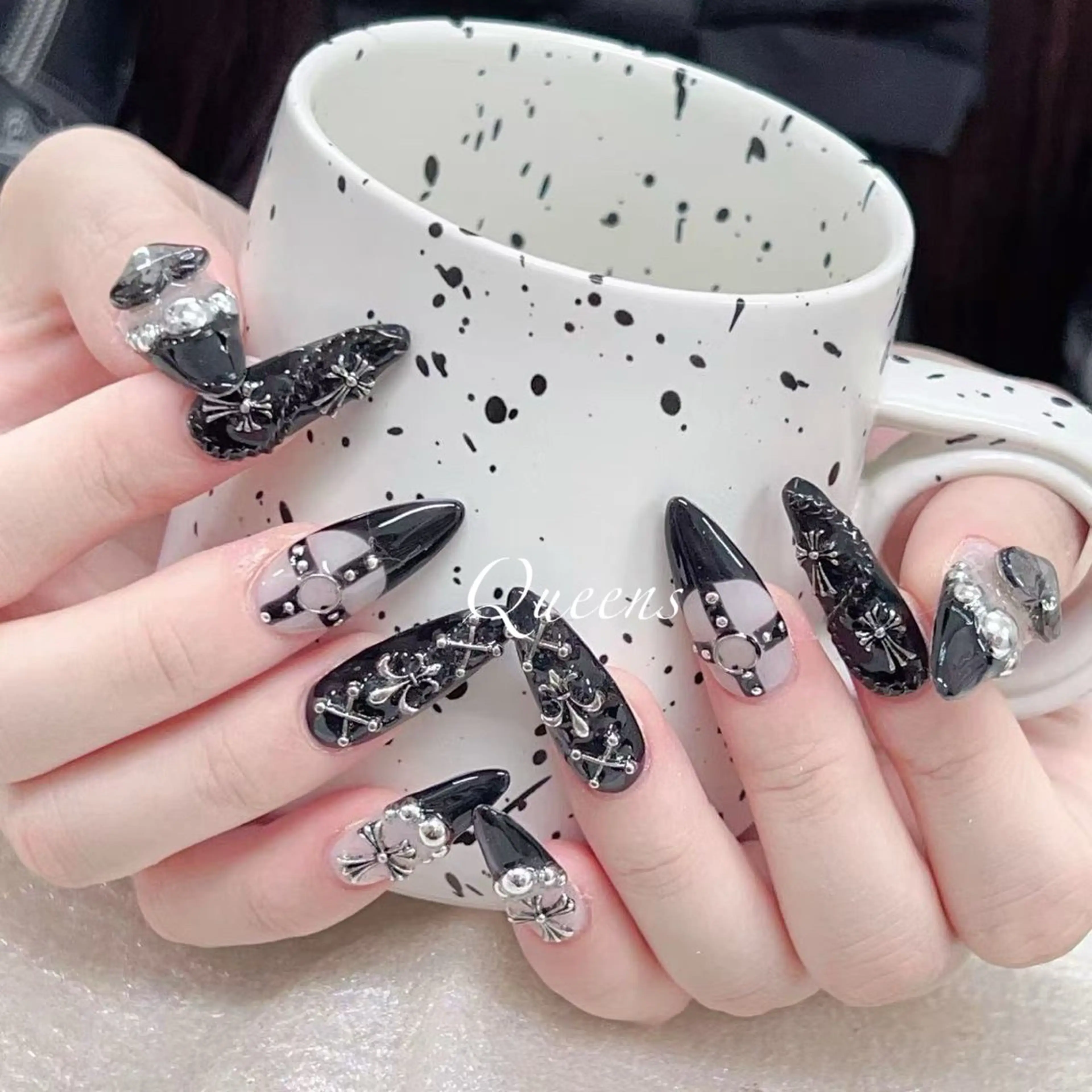 ネイル ハンドネイル Queens マオのネイルデザイン