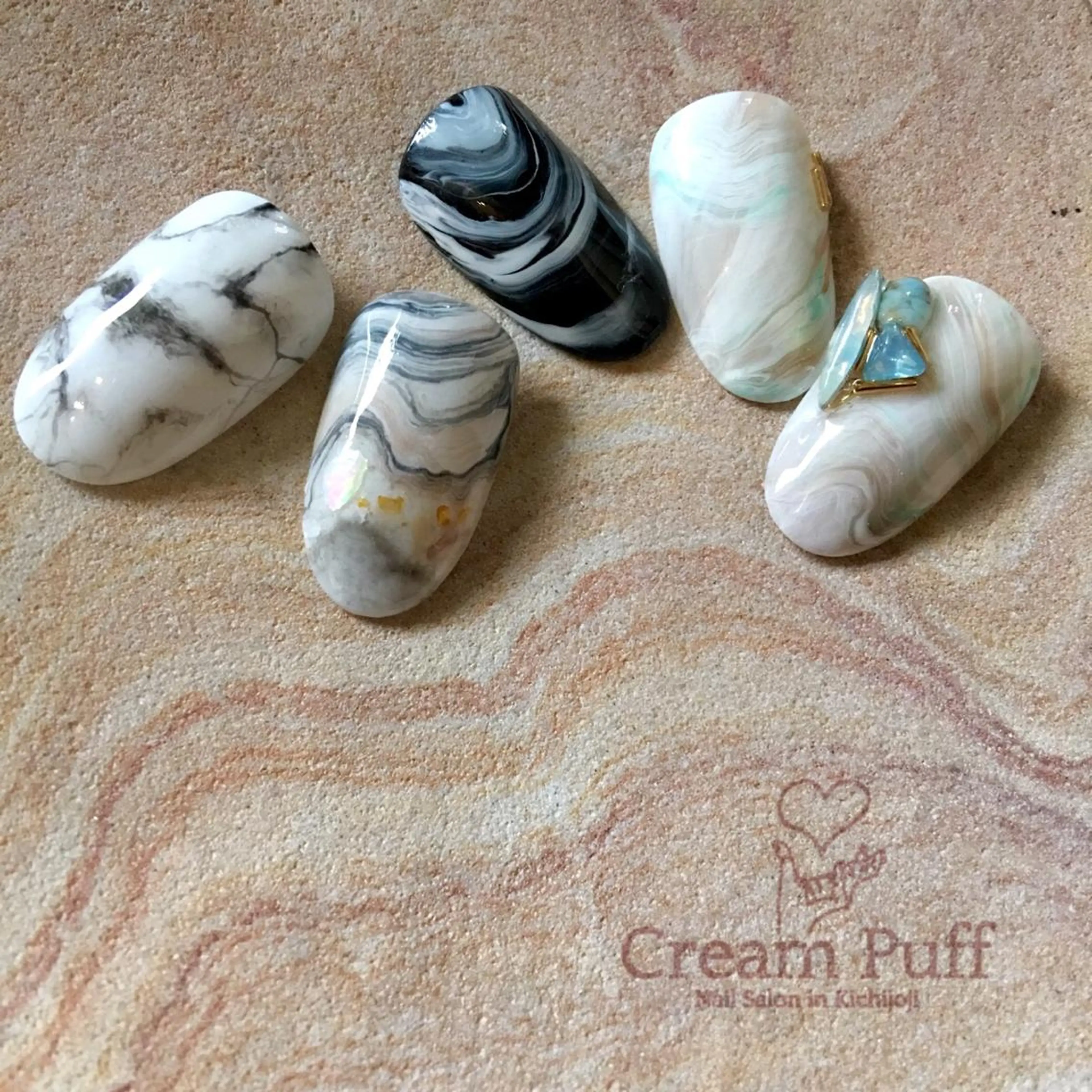 ネイル 大理石ネイル(マーブル) ストーンネイル HAMANO MIKAのネイルデザイン