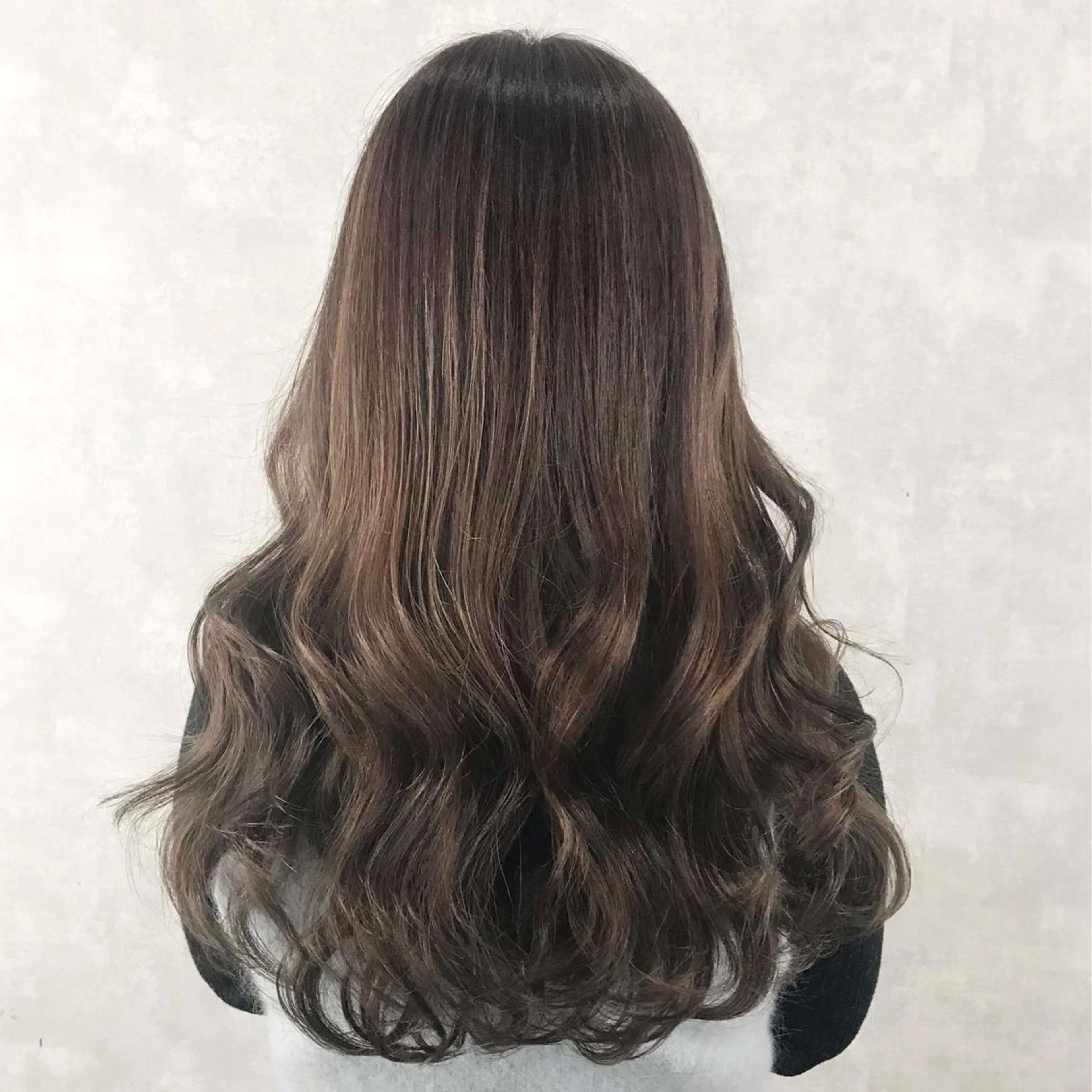 カラー ブリーチ グレージュ ハイライトカラー K-POP好き美容師 🇰🇷Kai.Yのヘアスタイル