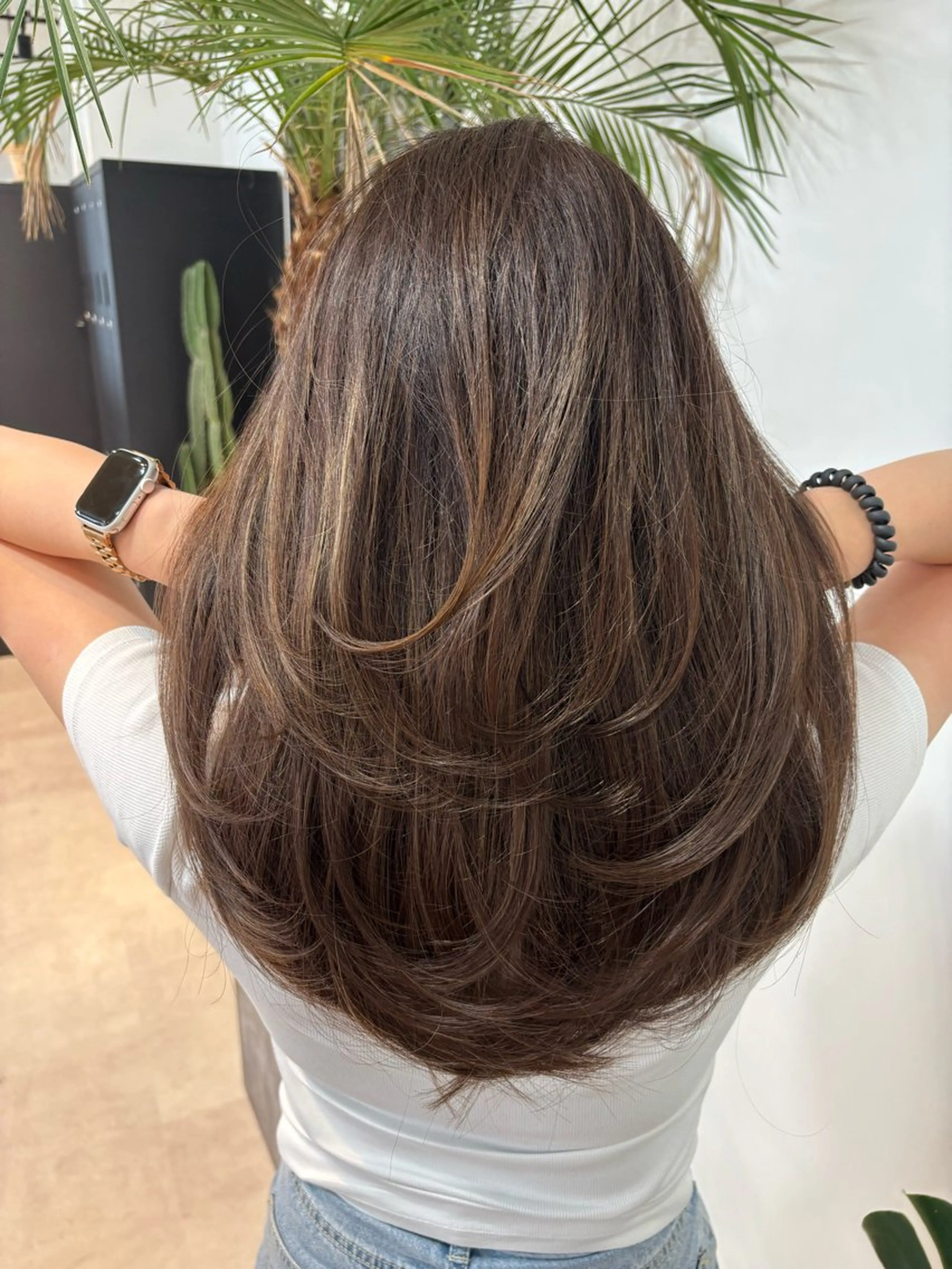 セミロング カット 心斎橋/海外レイヤー 募集中三好玲奈のヘアスタイル