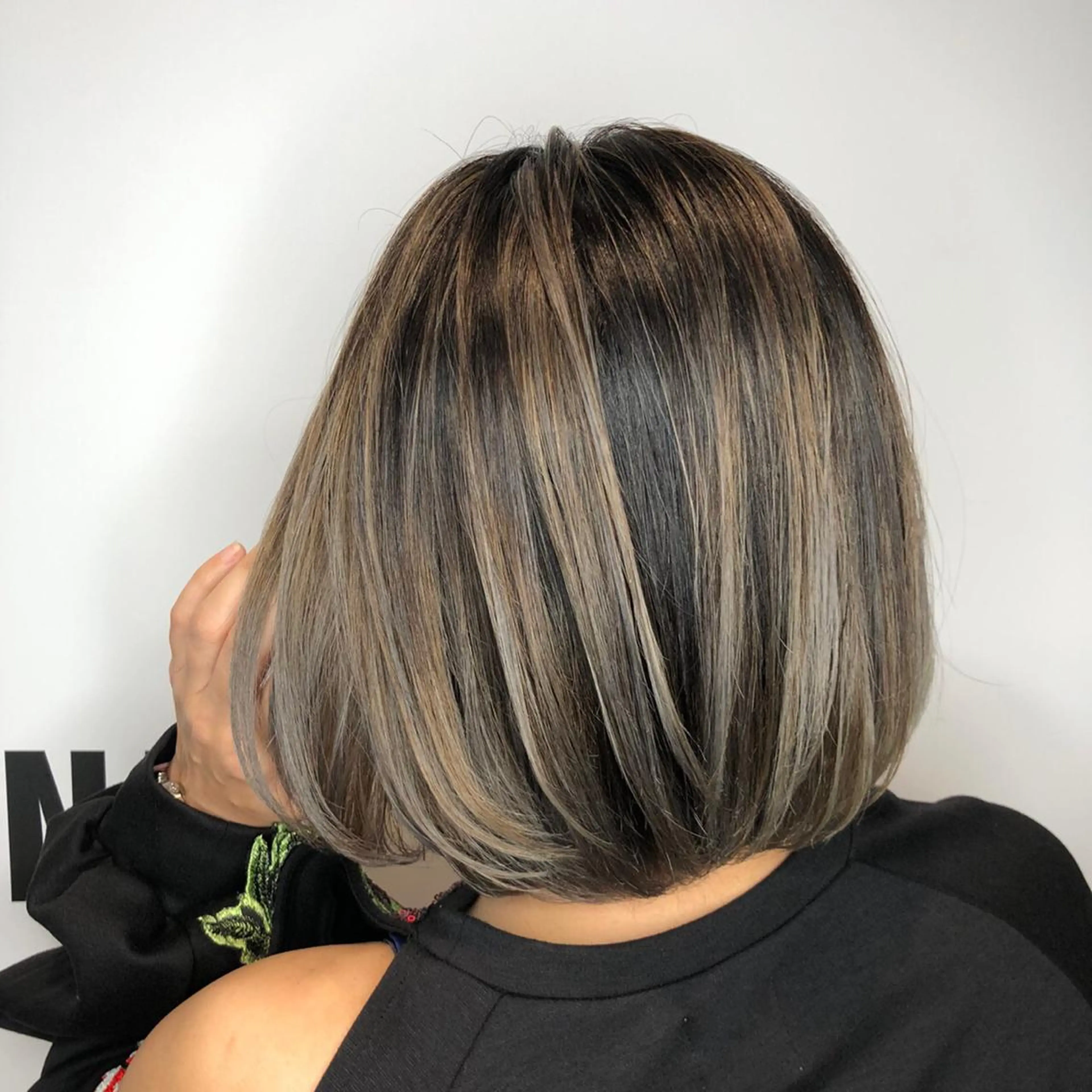 ショート カラー ショートボブ バレイヤージュ ボブ レイヤーカット ショートヘア 小川 舜人のヘアスタイル