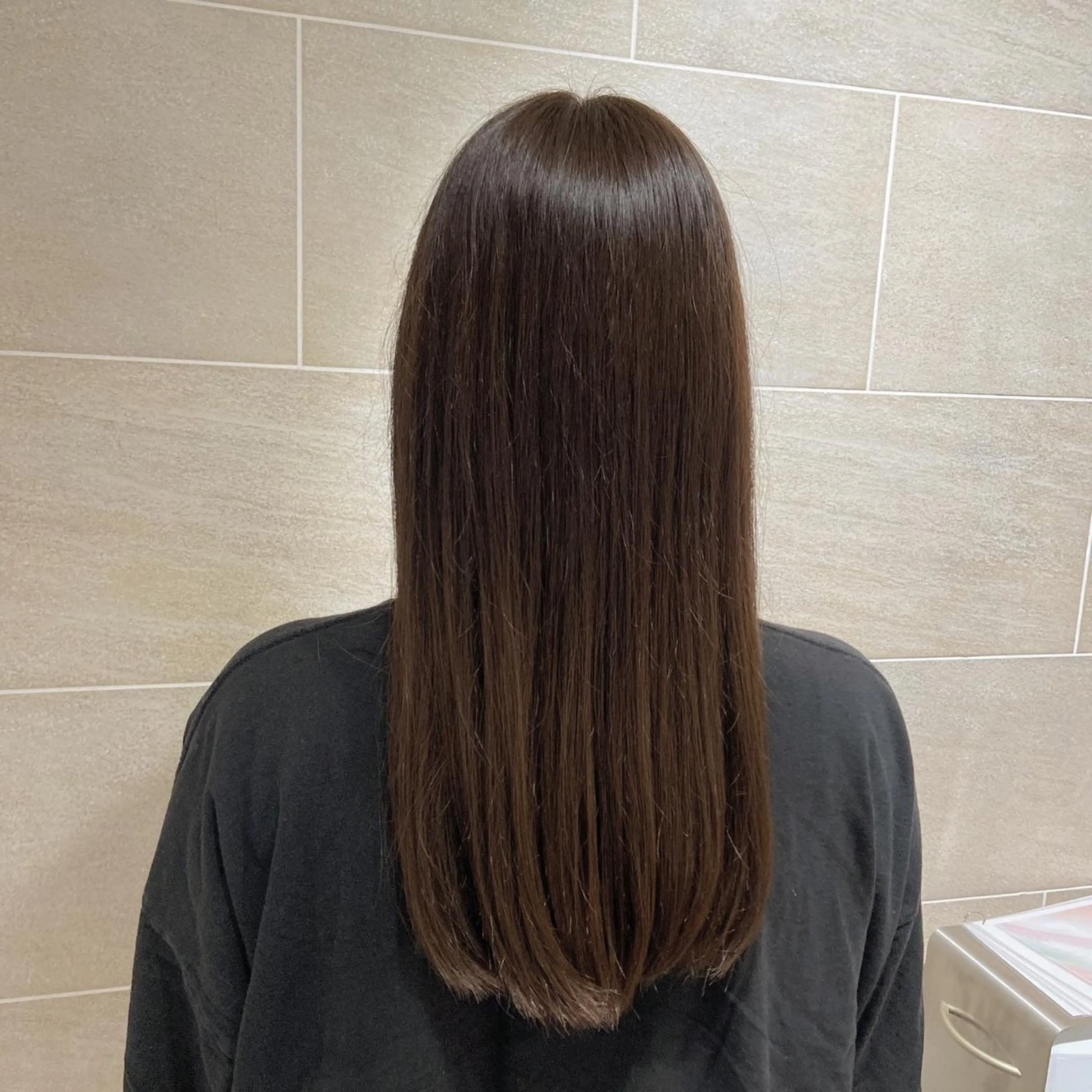 ロング カラー ベージュカラー オリーブベージュ 武井 哉子のヘアスタイル