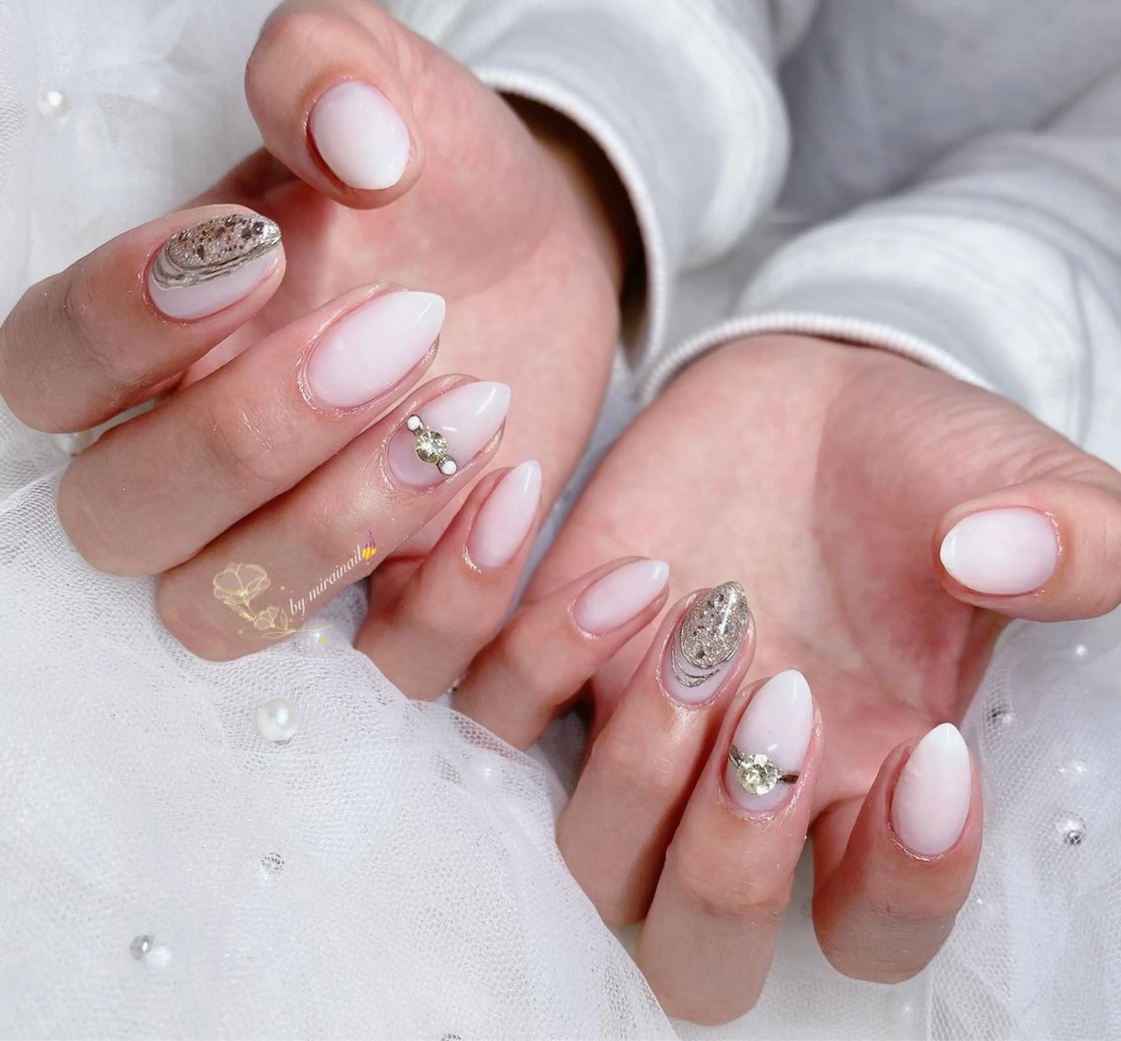 ネイル アートネイル 持ち込み ニュアンスネイル シンプルネイル ストーンネイル ネイルサロン 9Carats神田のネイルデザイン