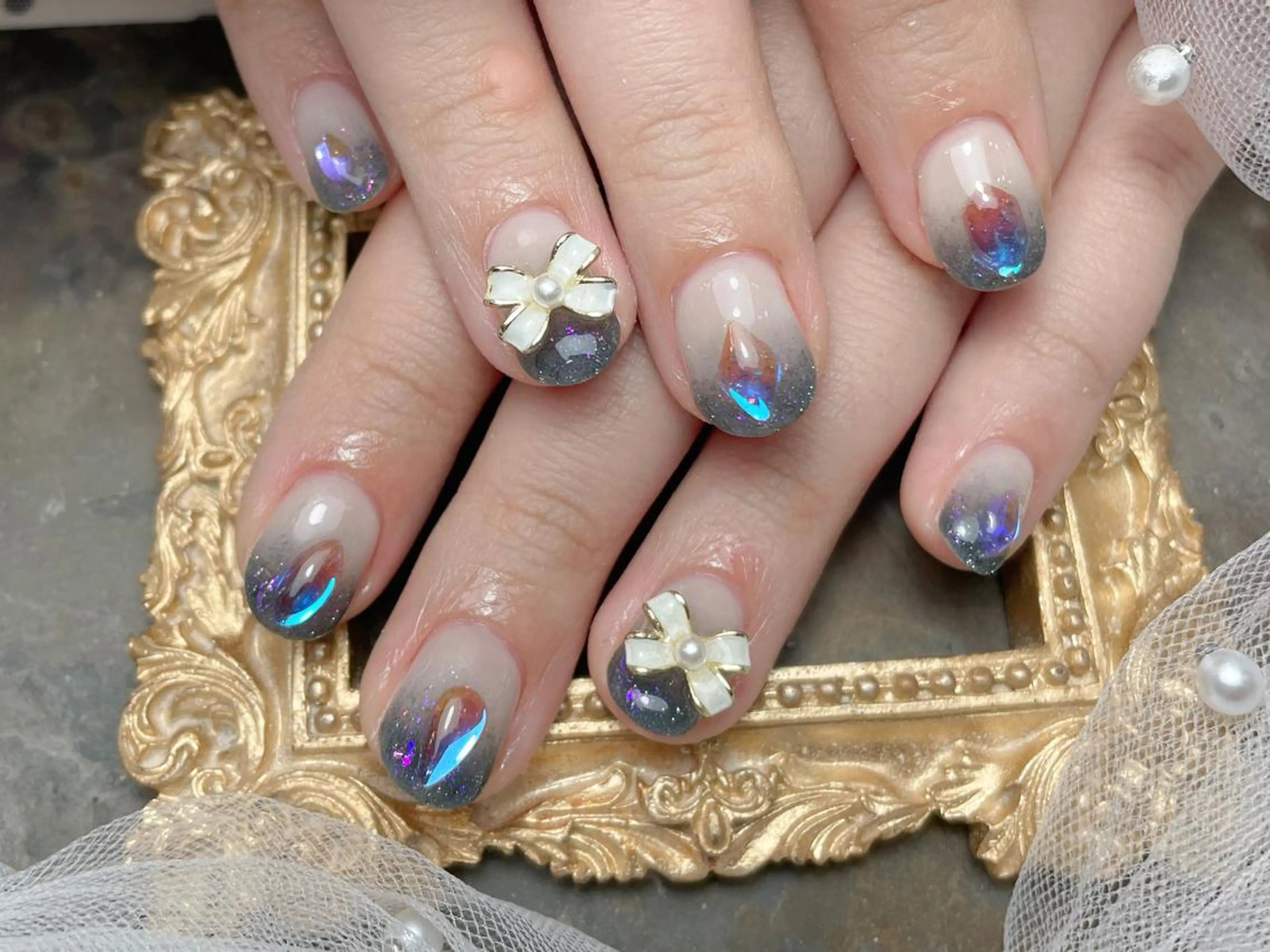 ネイル ハンドネイル マジック ミラーのネイルデザイン