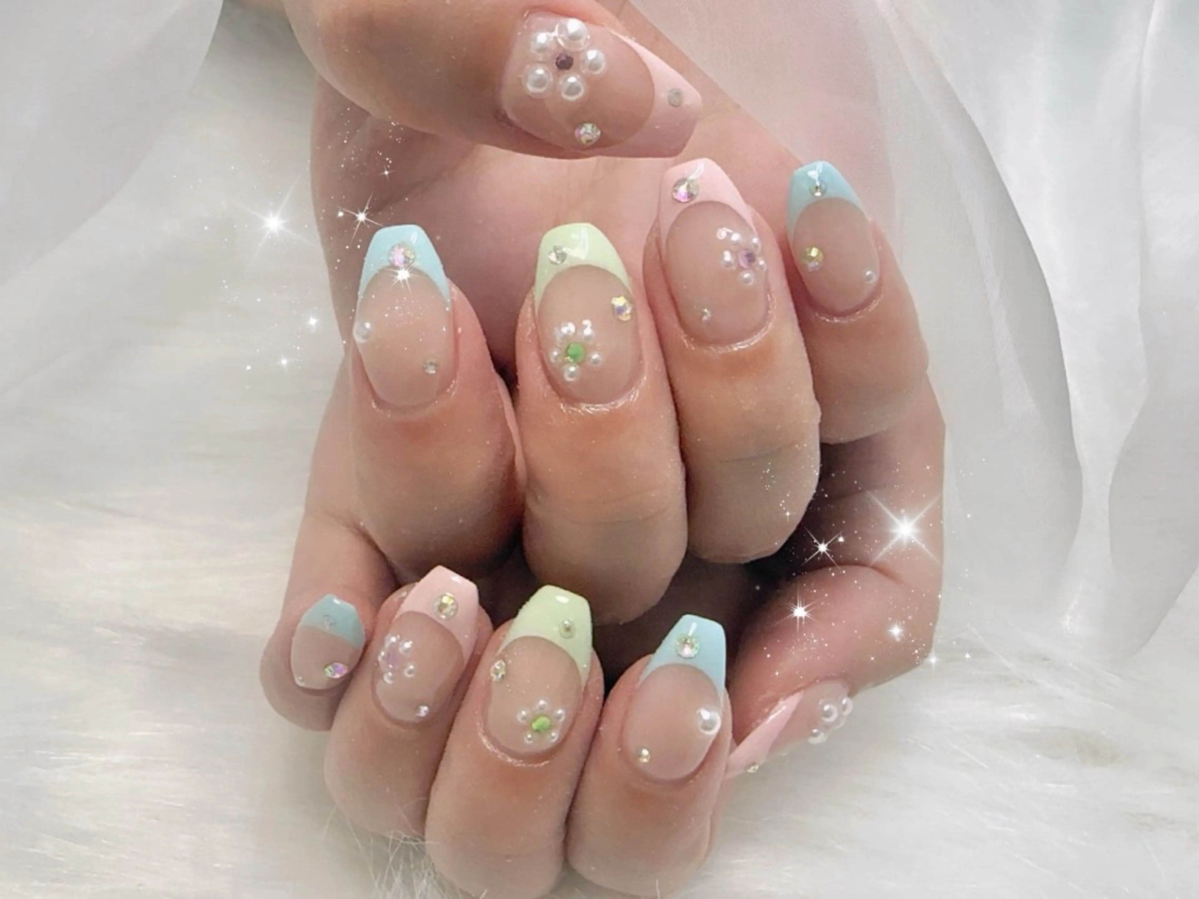 ミディアム ハンドネイル Lili Nail Studio西荻窪店のネイルデザイン