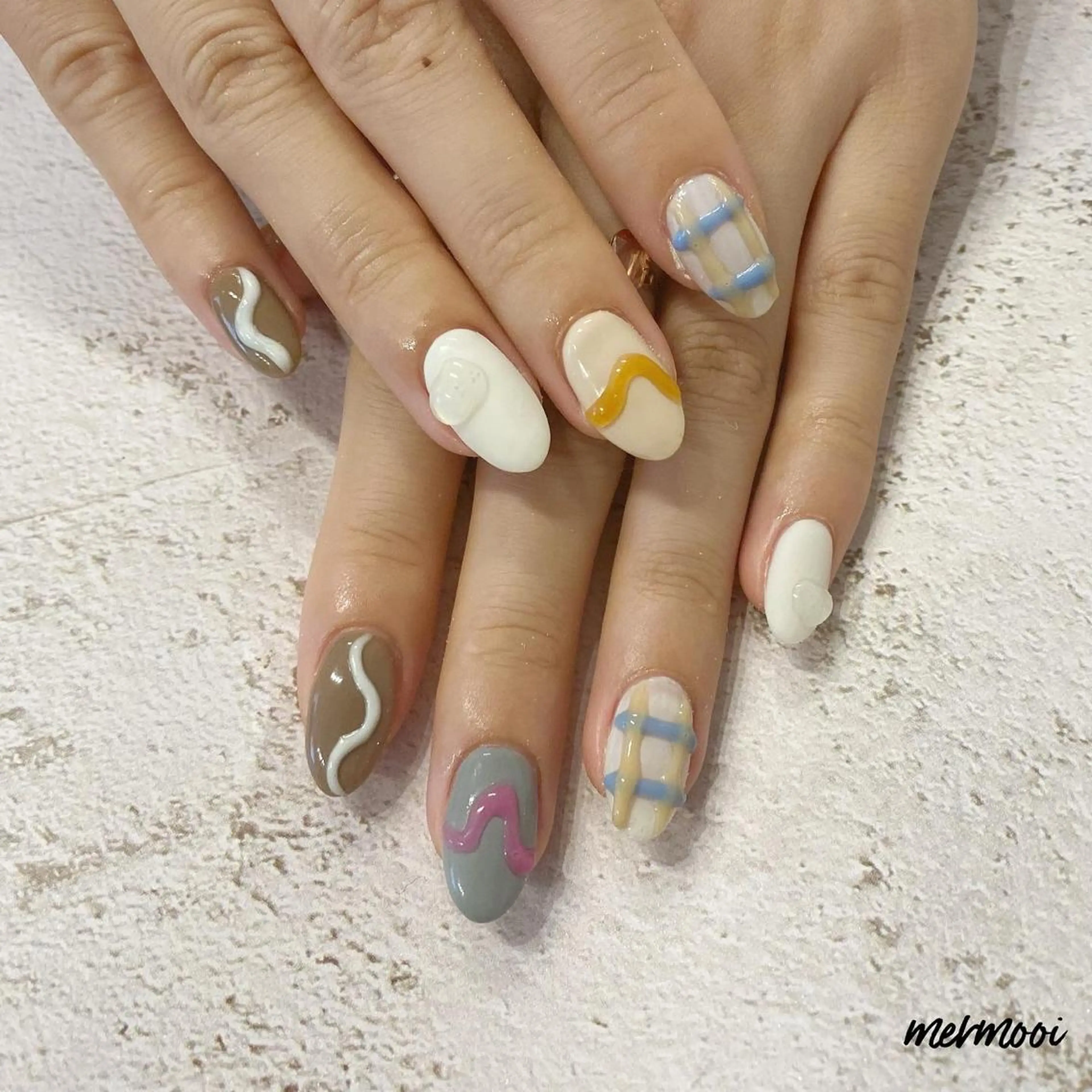 ネイル キラキラネイル 韓国ネイル ニュアンスネイル ぷっくりネイル スカルプネイル ハンドネイル mermooi所属・melumooi nailのネイルデザイン