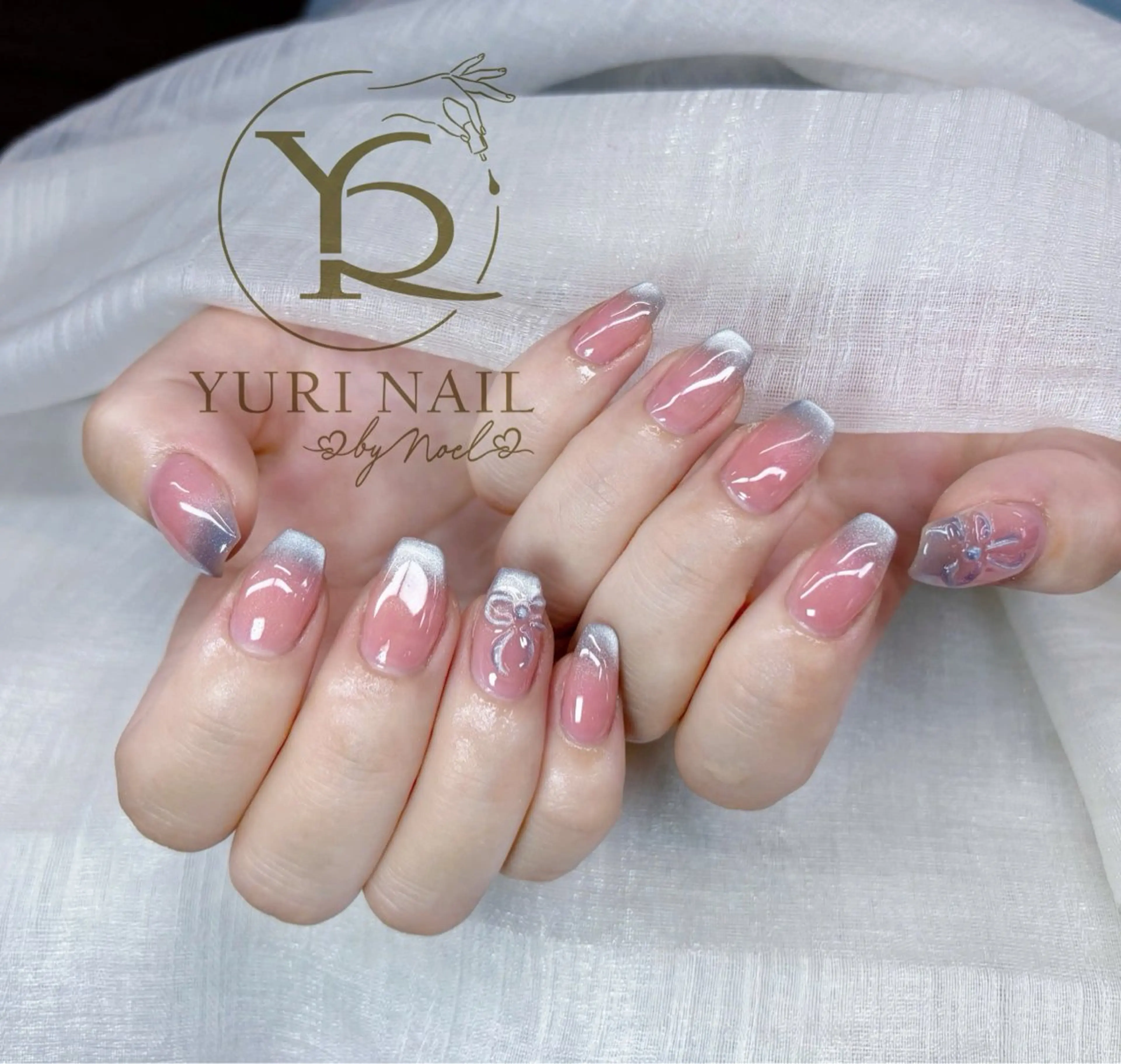 ネイル オーロラネイル ブルー チークネイル フレンチネイル グラデーション ハンドネイル フットネイル ハンドケア YURI Nail Funabashiのネイルデザイン