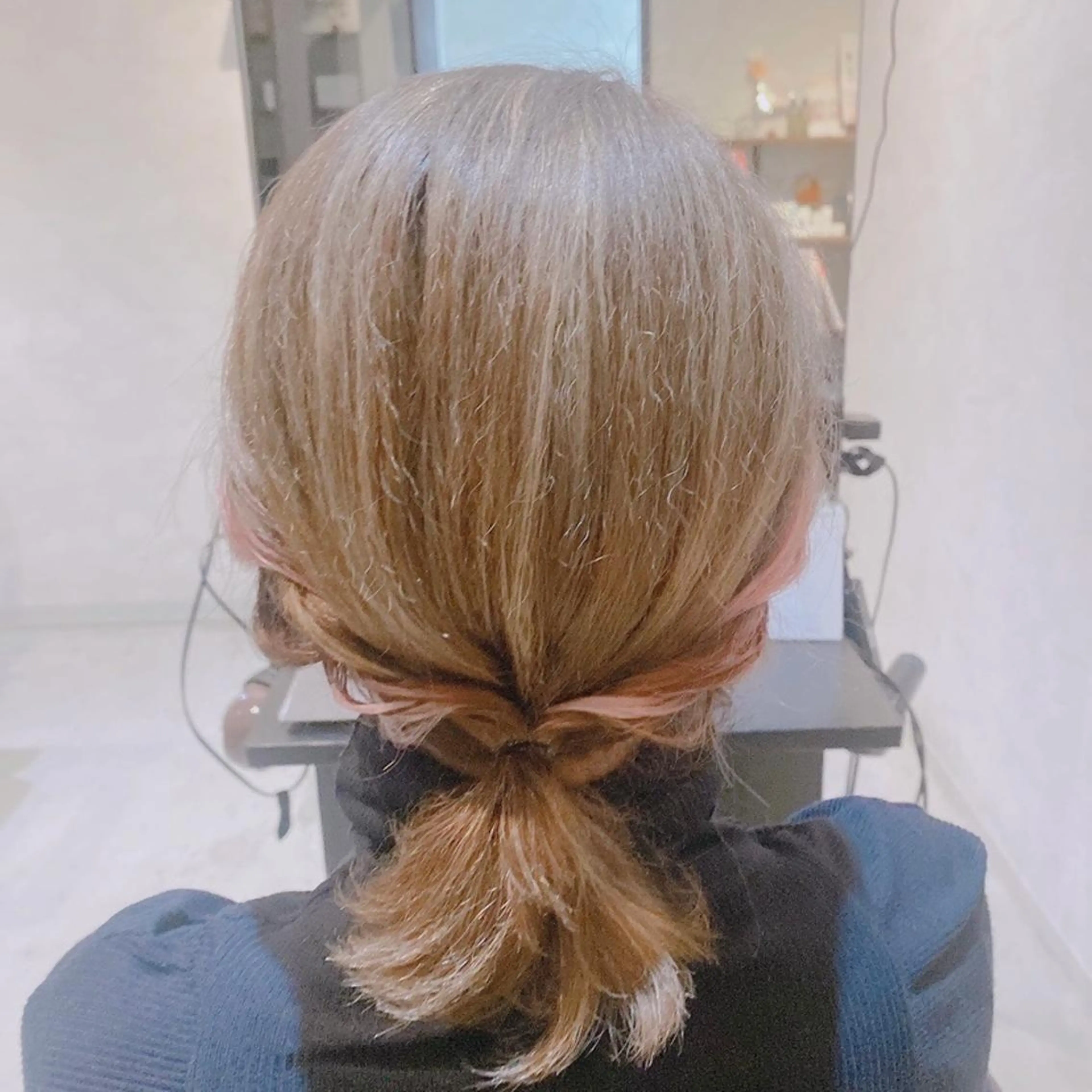 カラー SAKA GUCHIのヘアスタイル