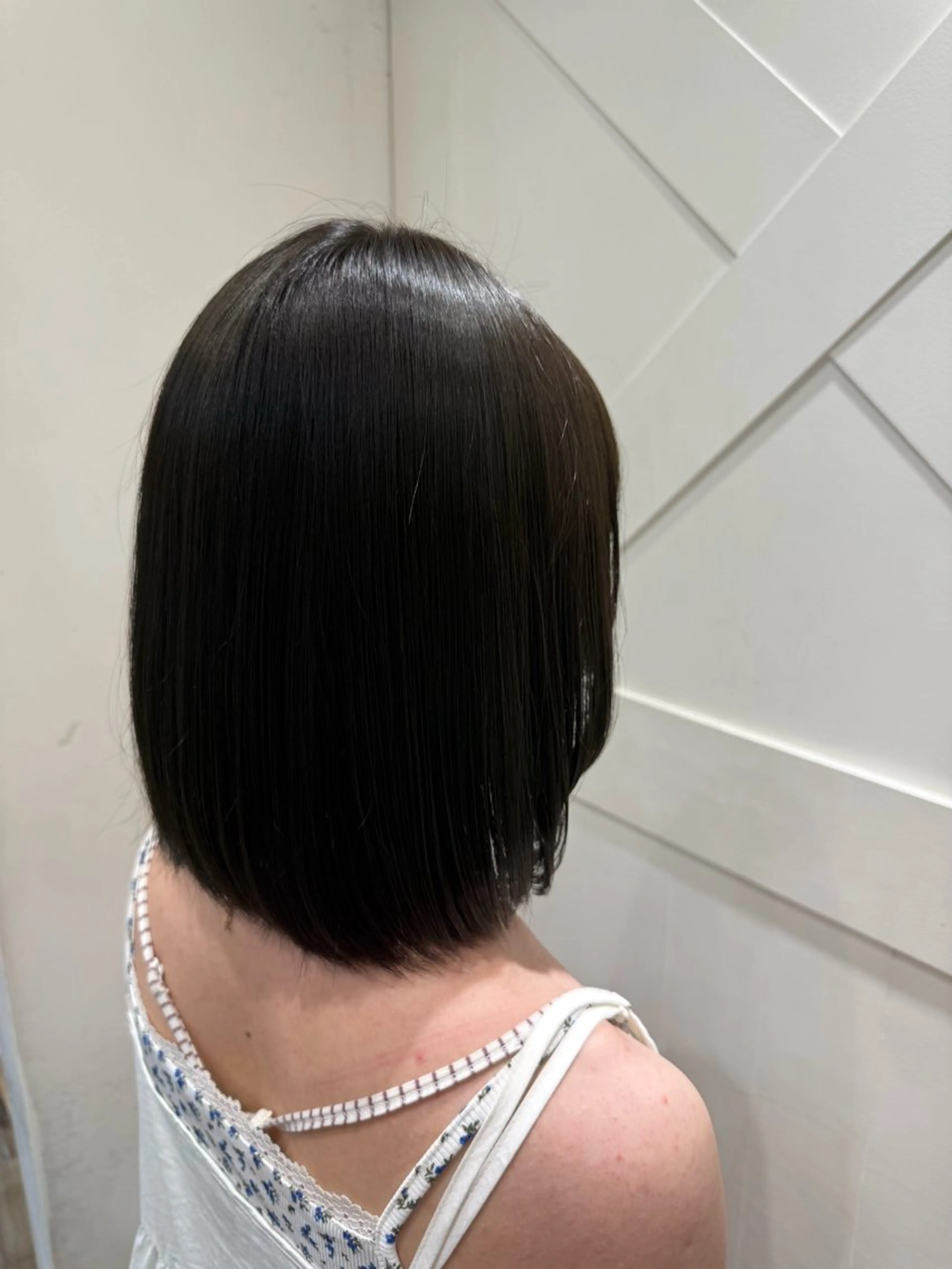 🎨ハイトーン レイヤーカットやまとのヘアスタイル