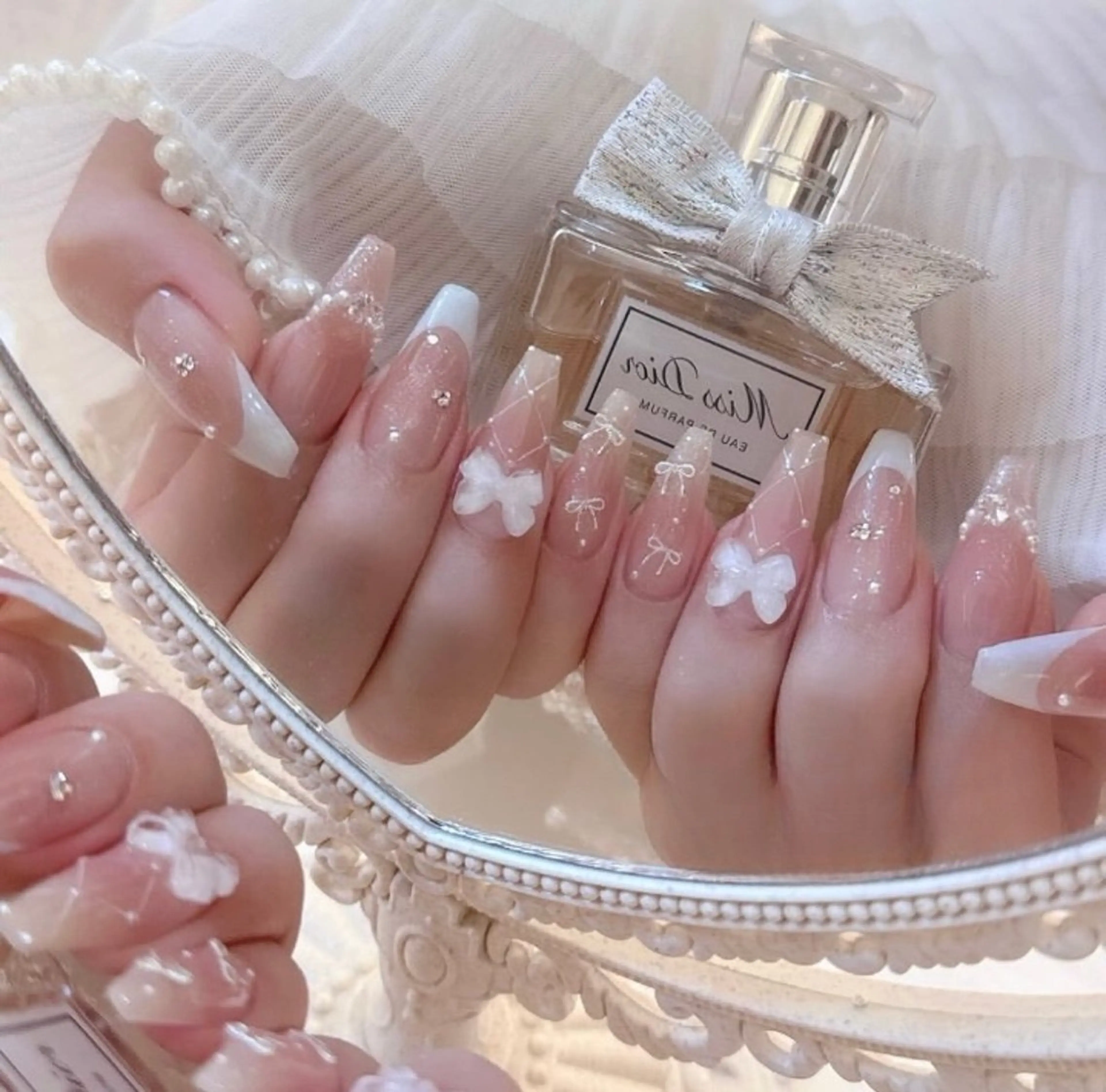 カラー グラデーションカラー ピンクカラー ハンドネイル AIN Nailのネイルデザイン