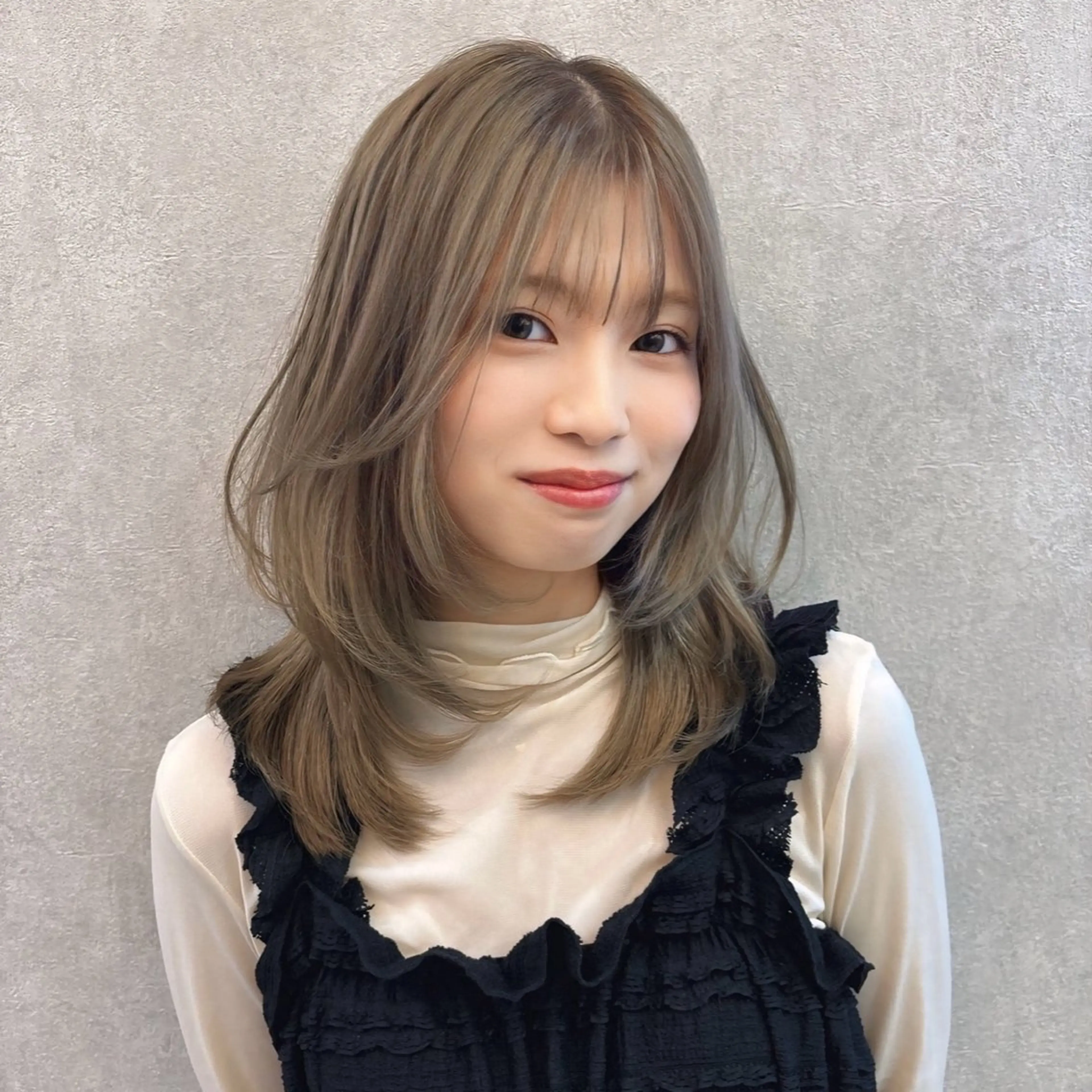 ミディアム カラー ベージュカラー オリーブベージュ カット ヘアカラー トリートメント 🍒ブリーチなしカラ ー／Sakura🍒のヘアスタイル