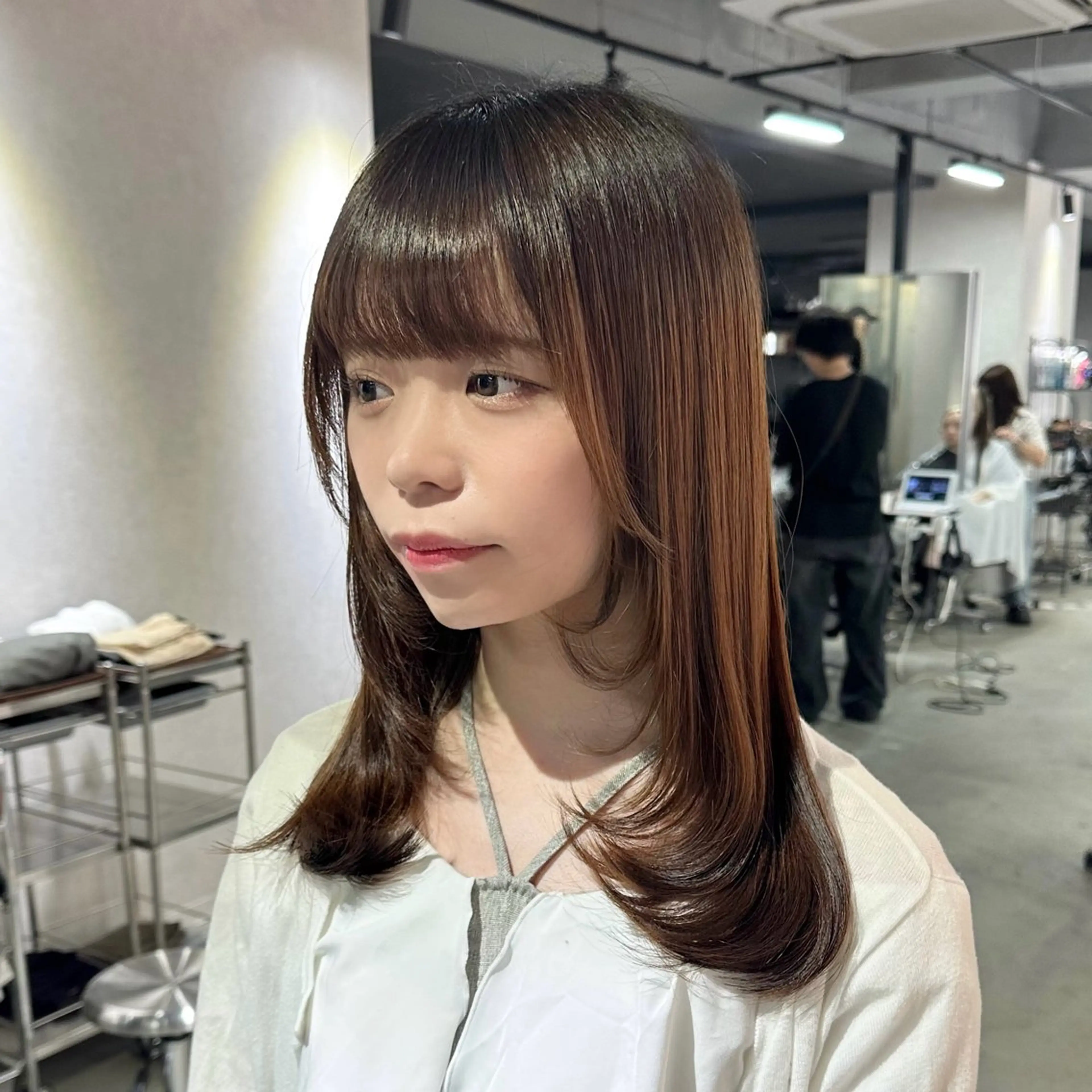 ミディアム ケアカラー ボブ 髪質改善 レイヤーカット トリートメント カット ヘアカラー トリートメント 韓国レイヤ ー支持No.1renのヘアスタイル