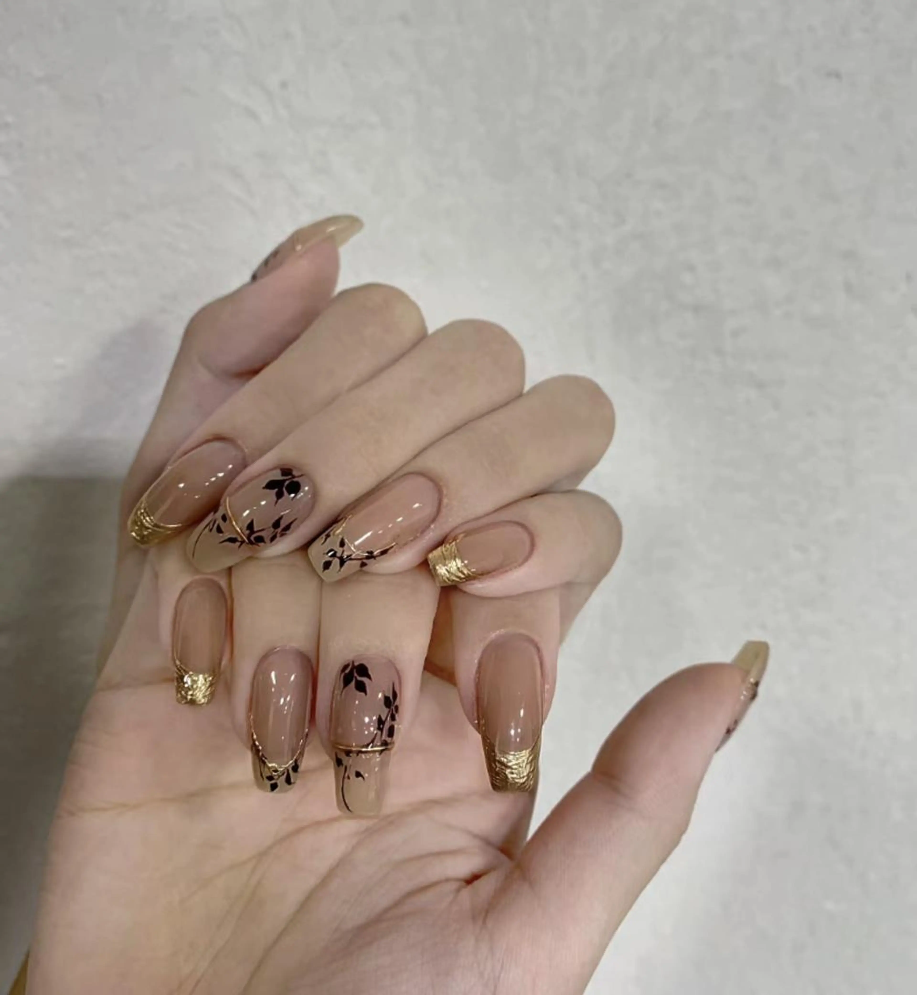 ネイル RAFFINE haru🦋🩵のネイルデザイン