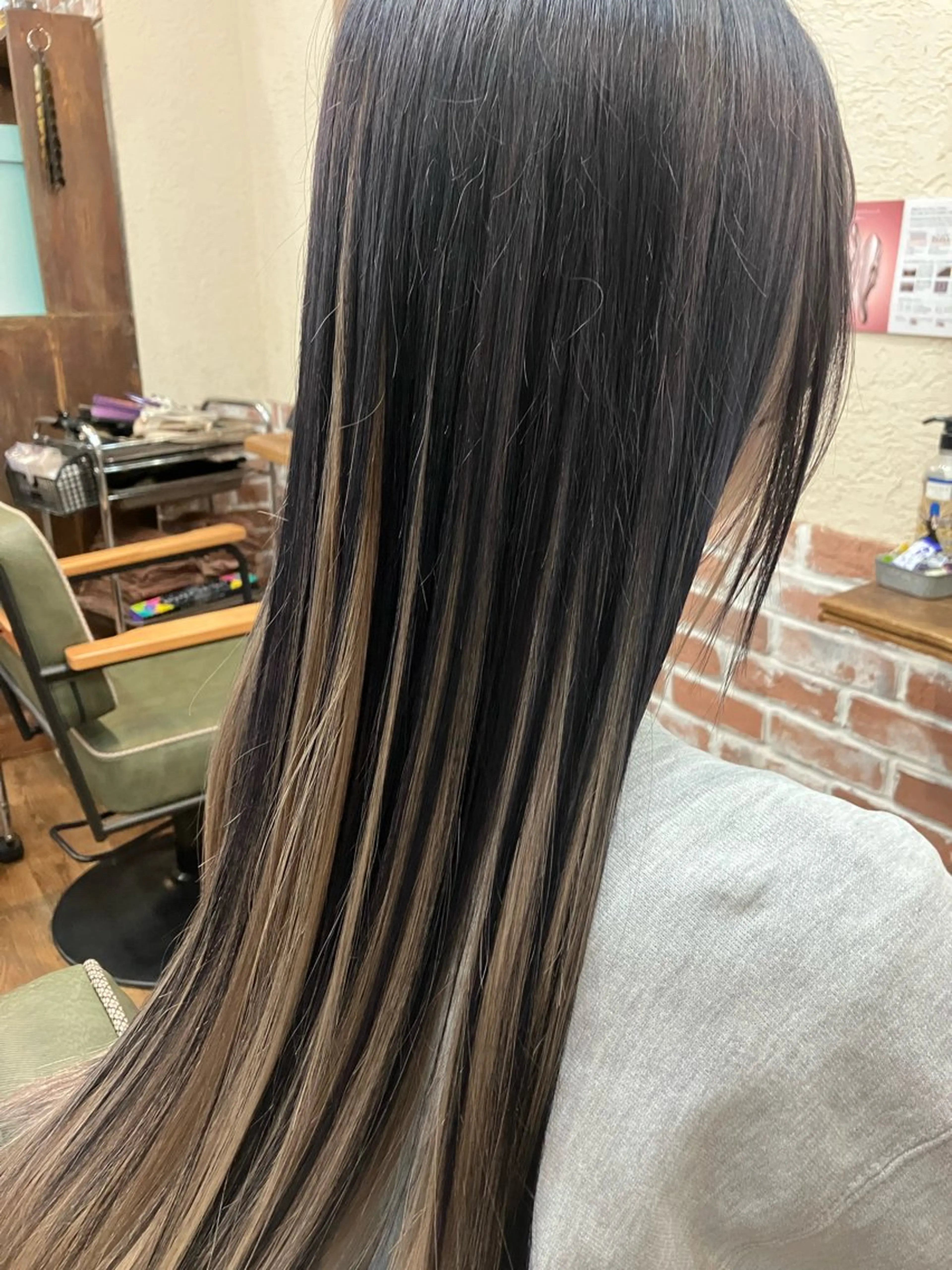 ロング カラー 鈴木 小百合のヘアスタイル