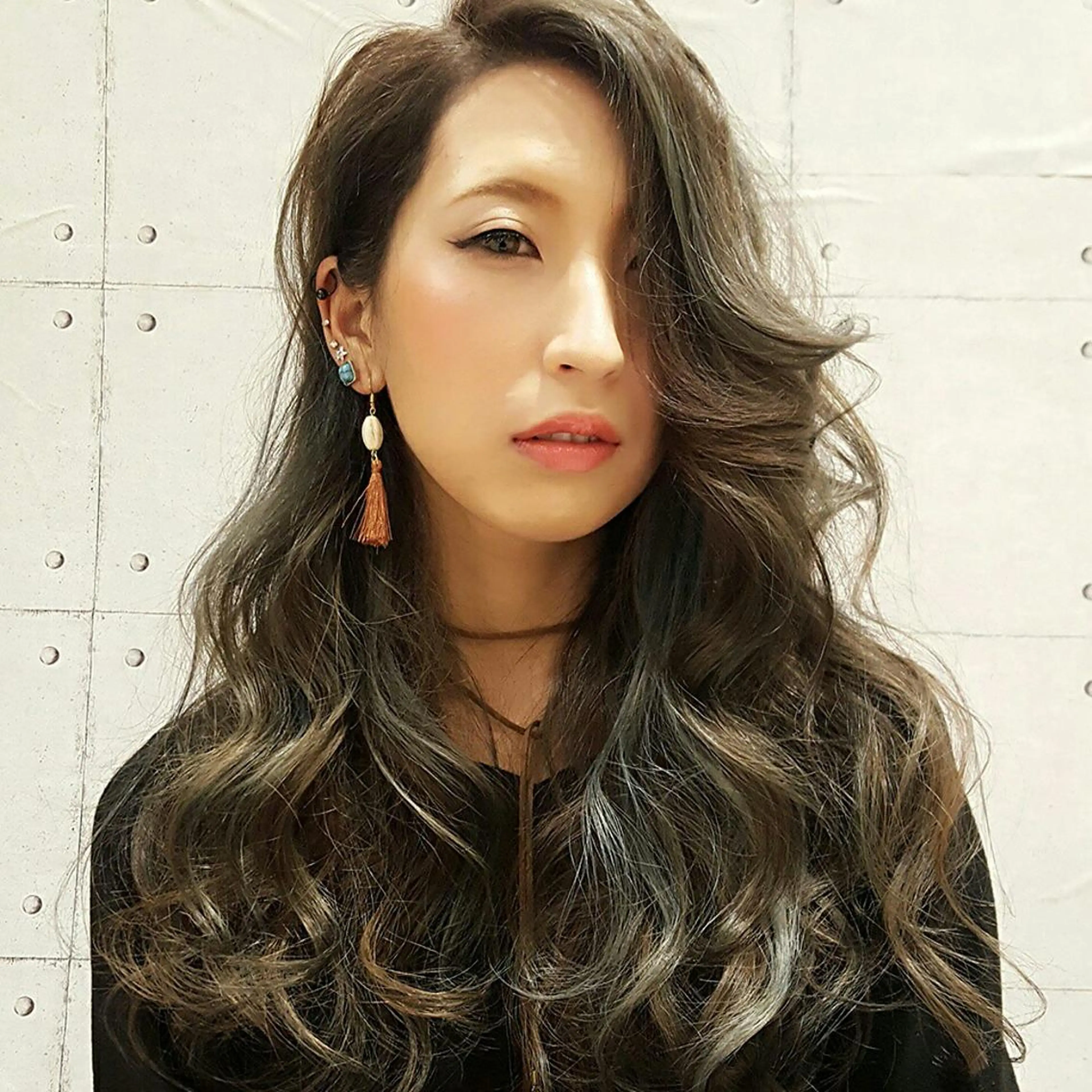 ロング カラー ヘアアレンジ アッシュ ブルーカラー ブルーアッシュ ハイライトカラー ハイライト 秋山 幸太のヘアスタイル