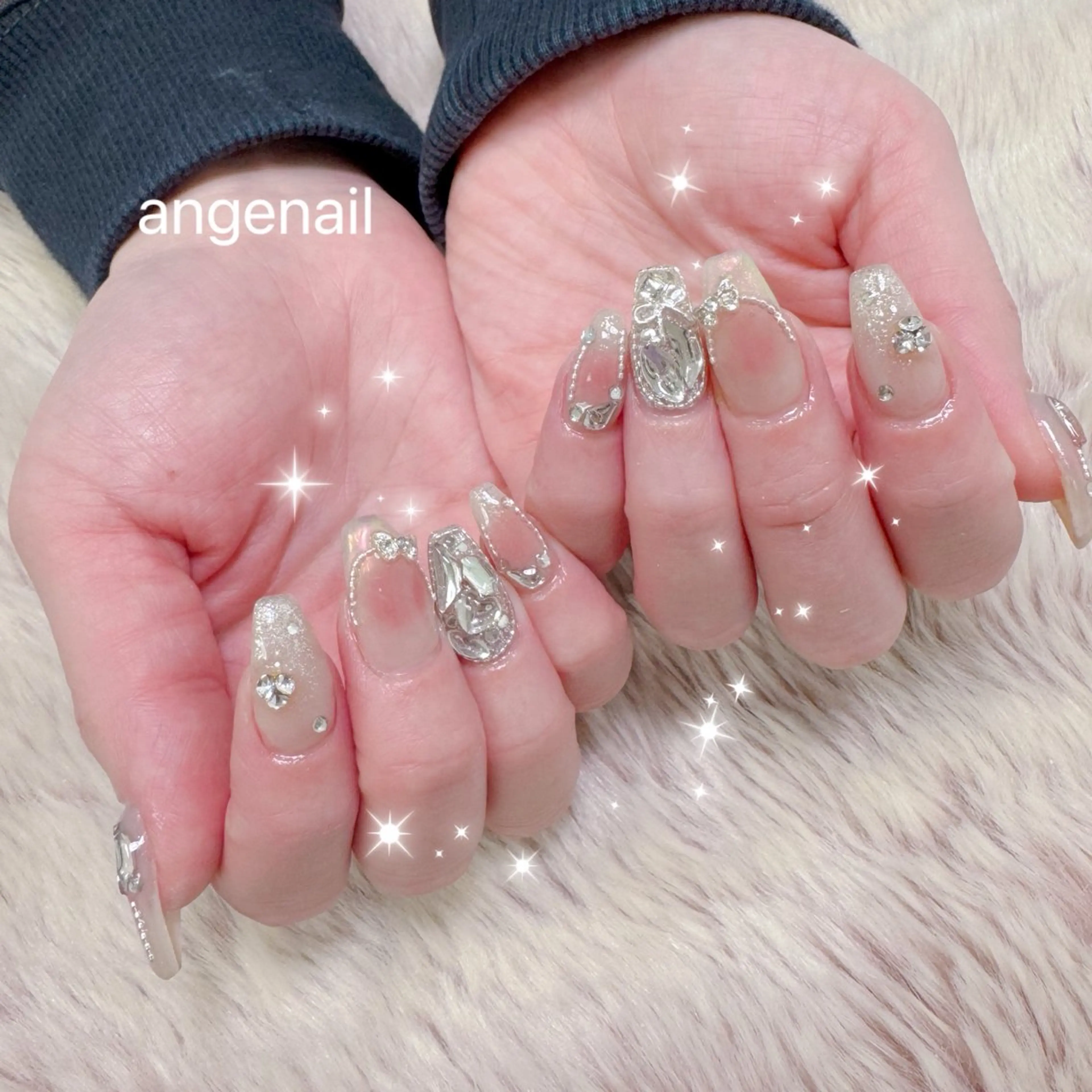 ネイル ハンドネイル オーナーネイリスト MAKIのネイルデザイン