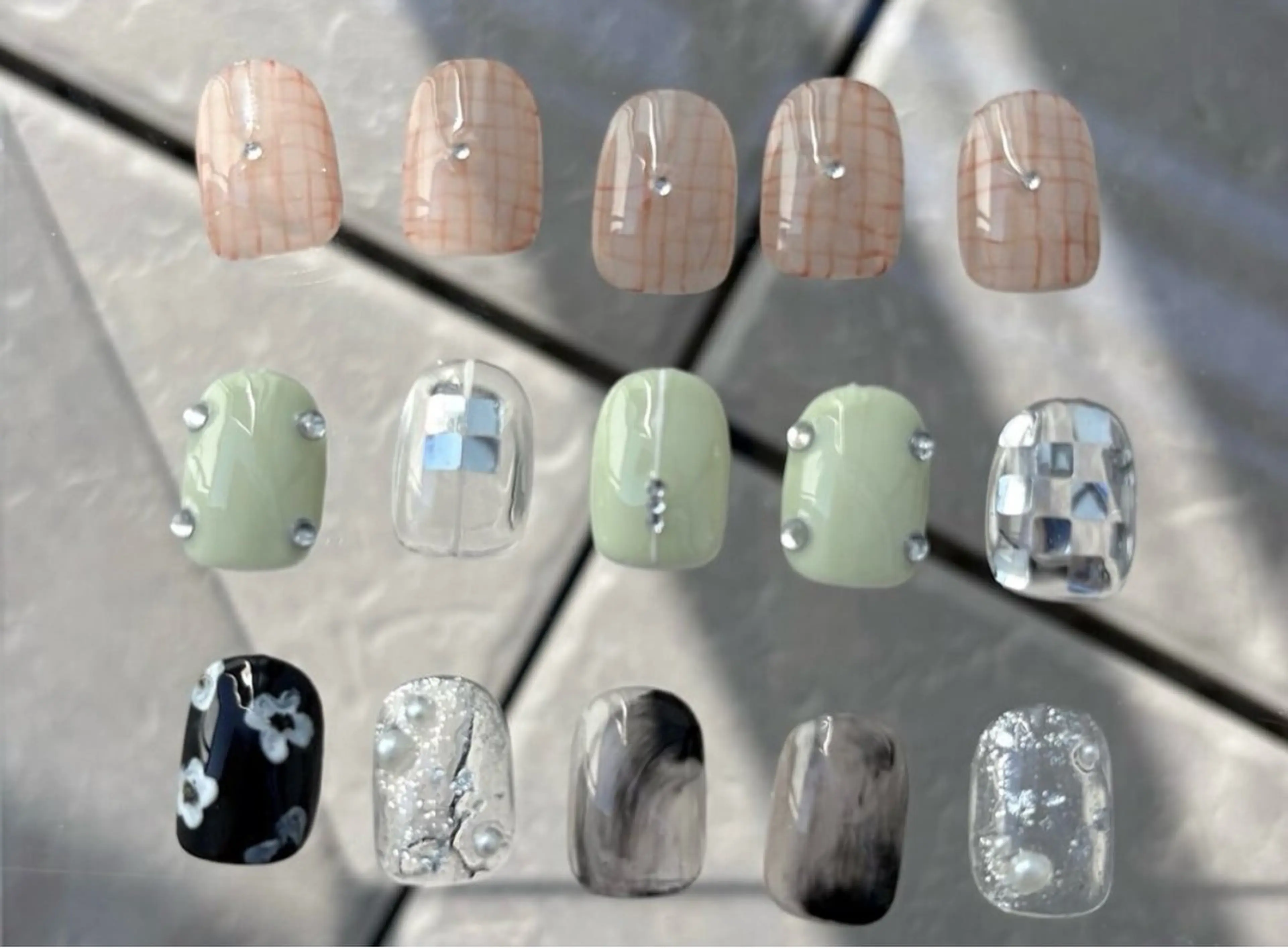 【４月限定🌷】人気No. 1✨｜定額デザイン｜色変＆配置替え◯｜オフありの写真