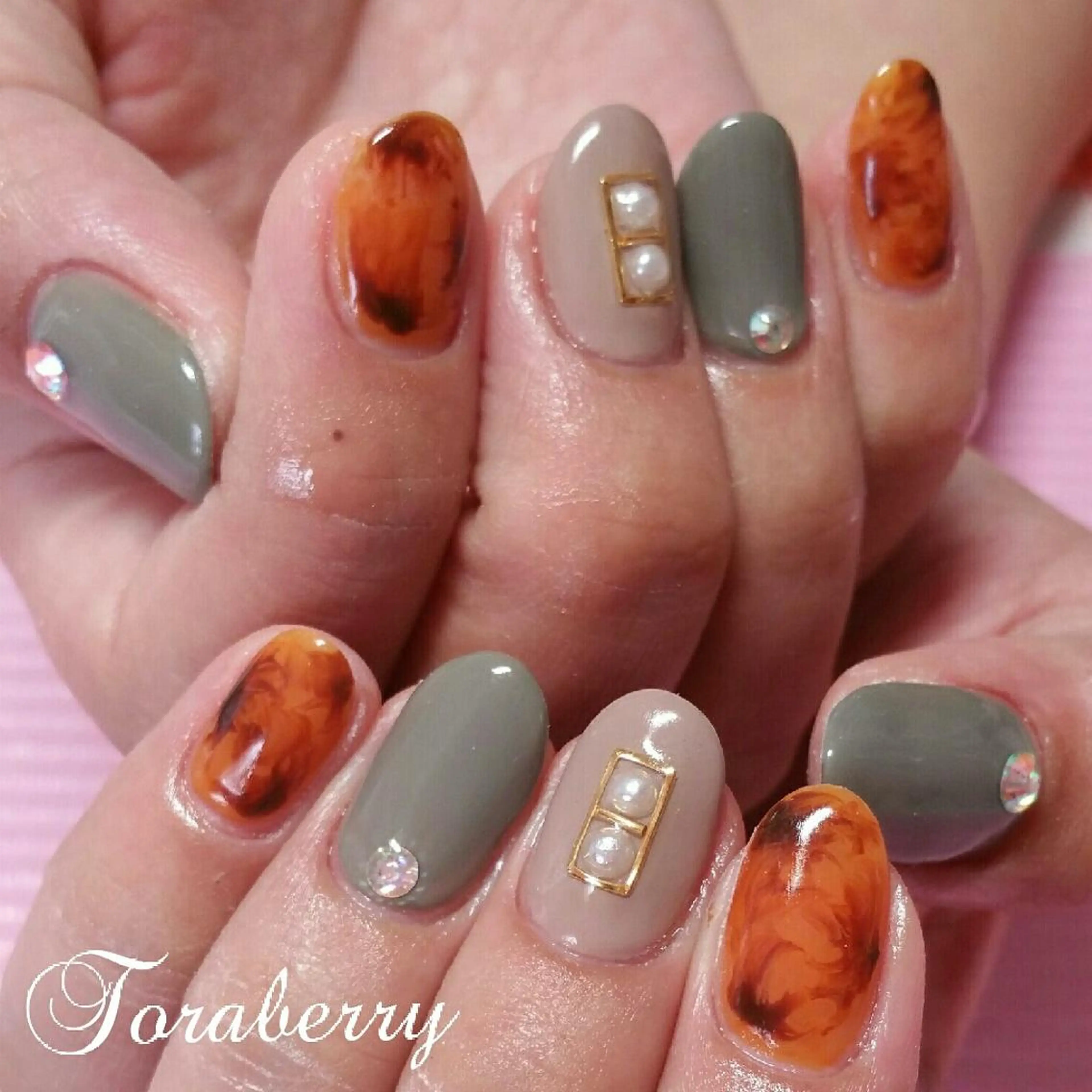 ネイル べっ甲ネイル ネイリスト なつみのネイルデザイン