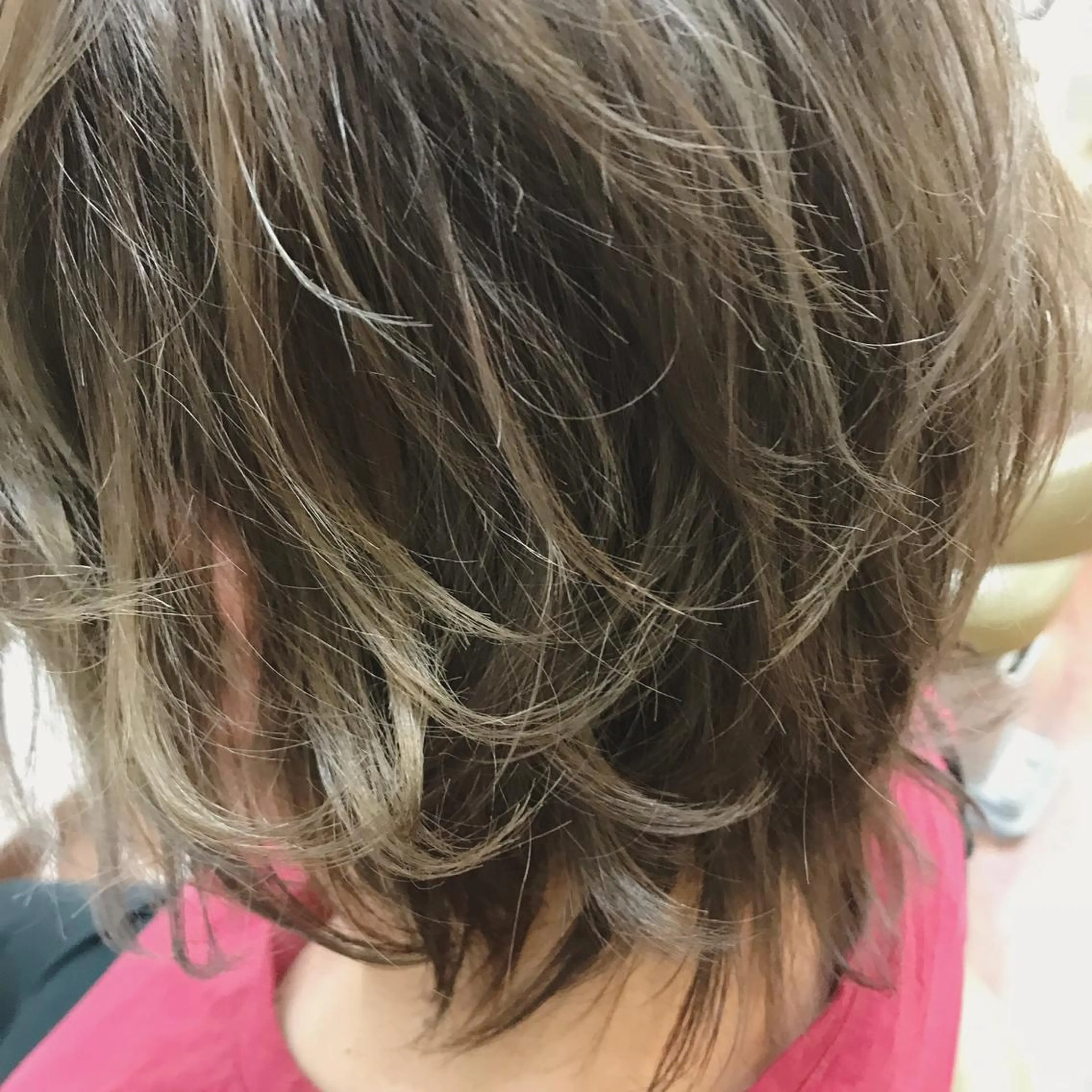 ショート カラー バレイヤージュ グラデーションカラー グレージュ レイヤーカット Rug Relief所属・Rug Relief 吉田のヘアスタイル