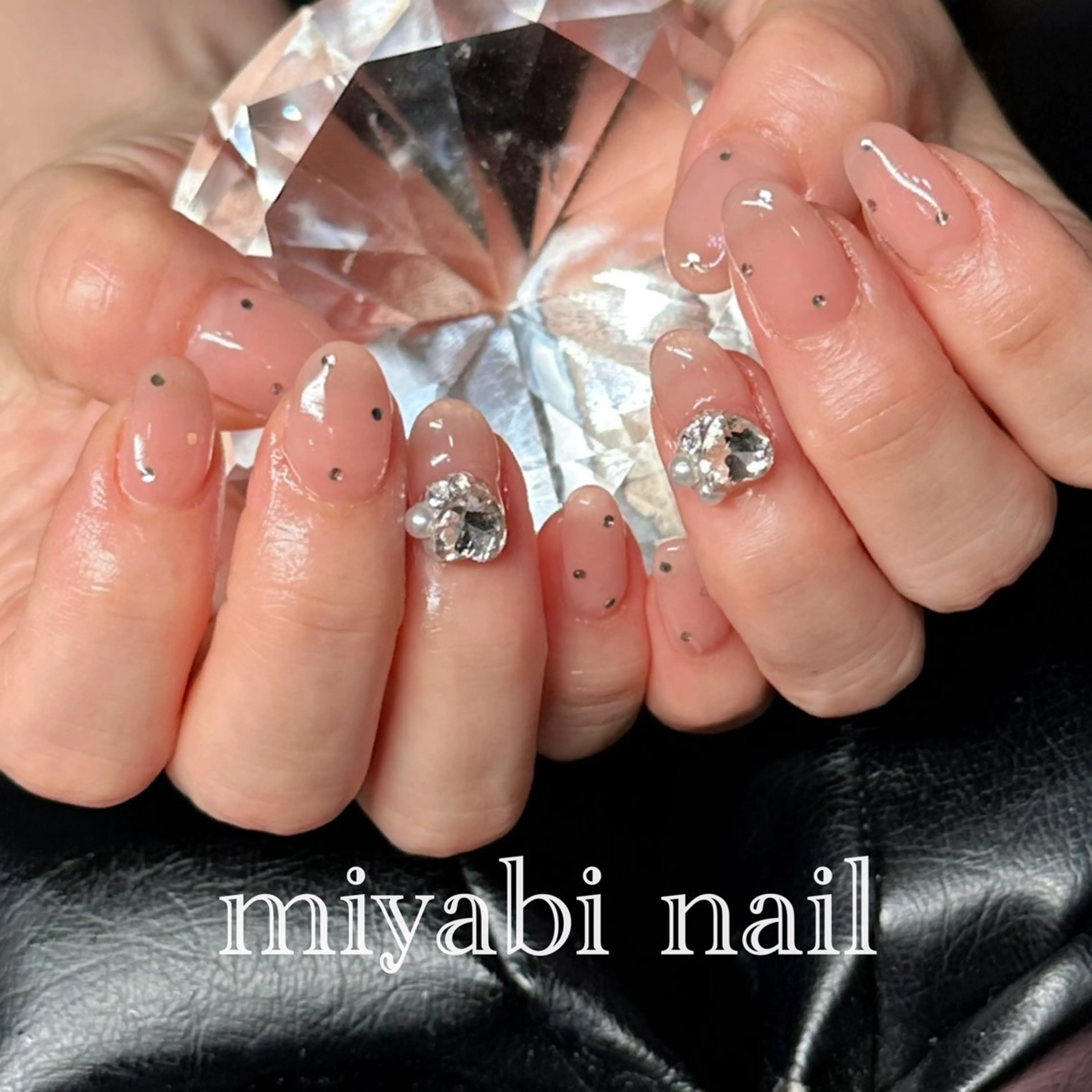 ネイル チークネイル ジェルネイル 持ち込み オフィスネイル ホワイト ハンドネイル miyabi nail 桂川駅近くのネイルデザイン